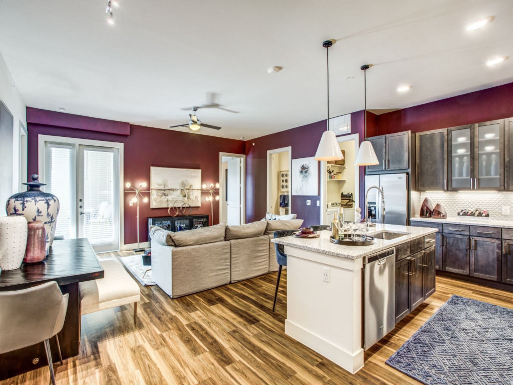 Dallas Apartment: 3900 W Northwest Hwy