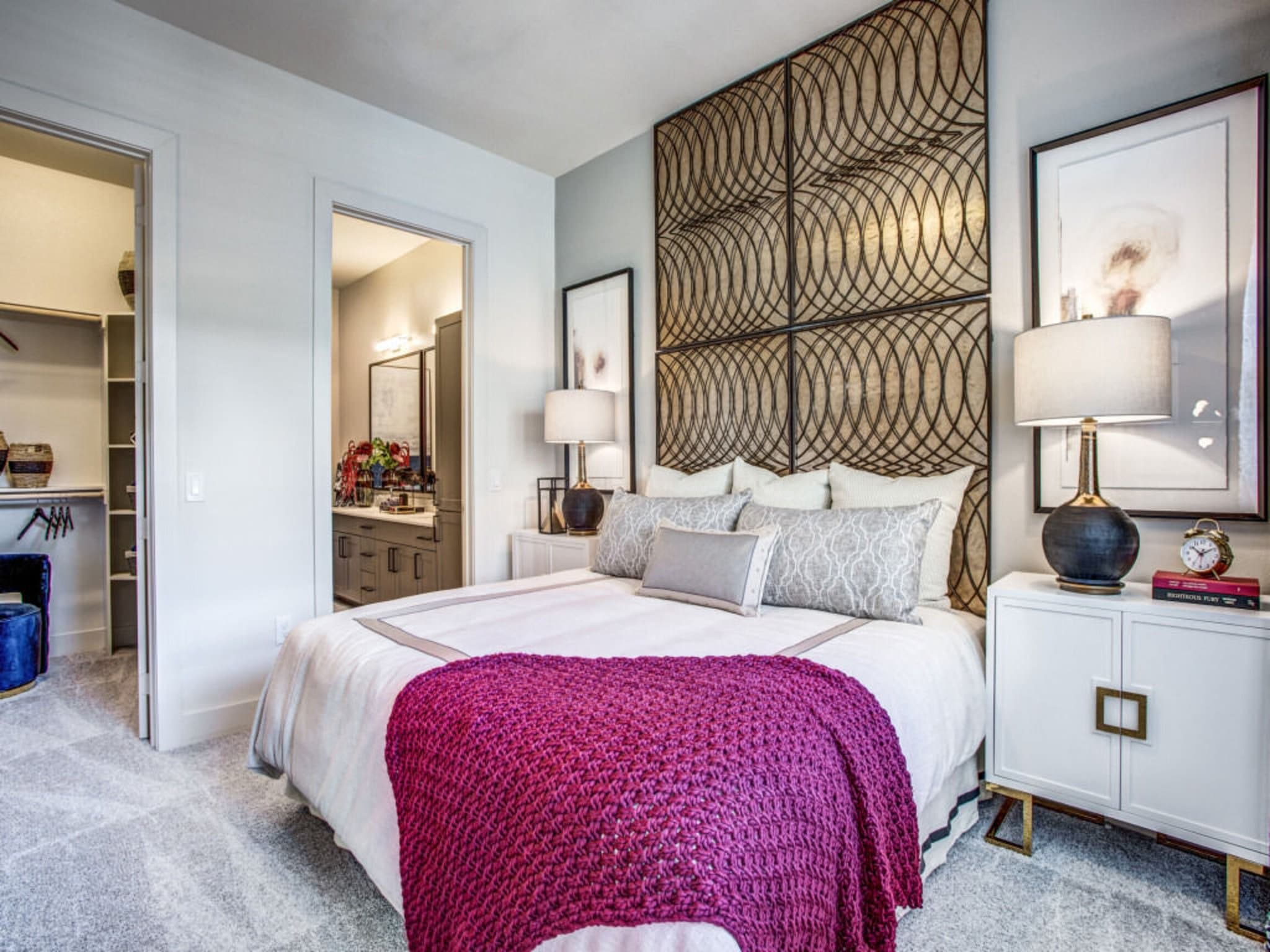 Dallas Apartment: 3900 W Northwest Hwy