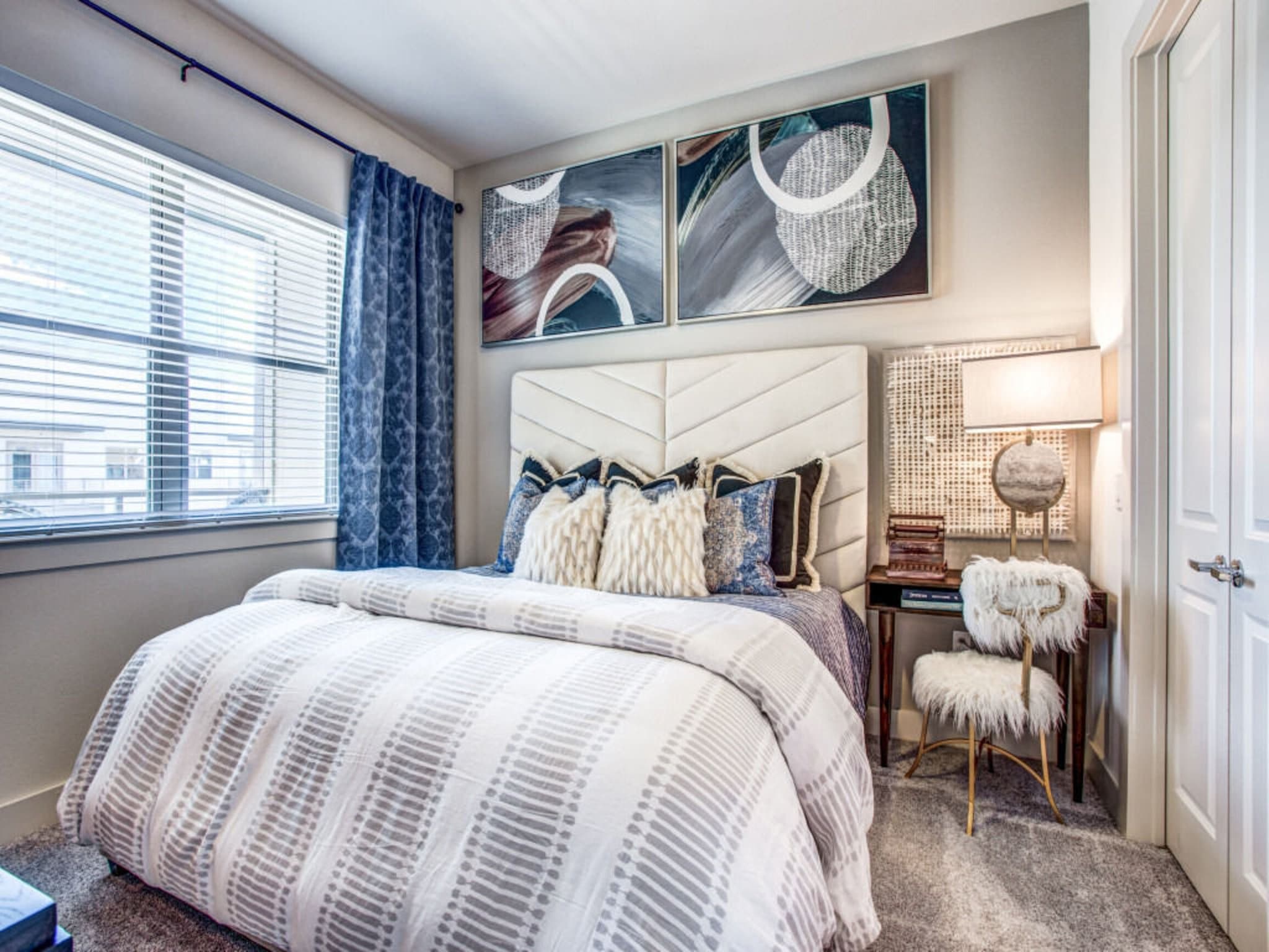 Dallas Apartment: 3900 W Northwest Hwy