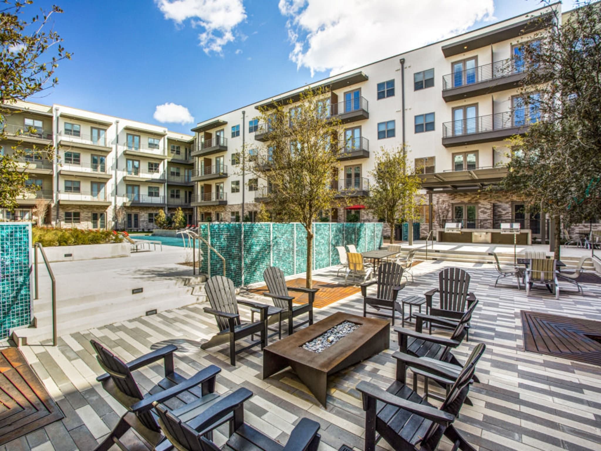 Dallas Apartment: 3900 W Northwest Hwy