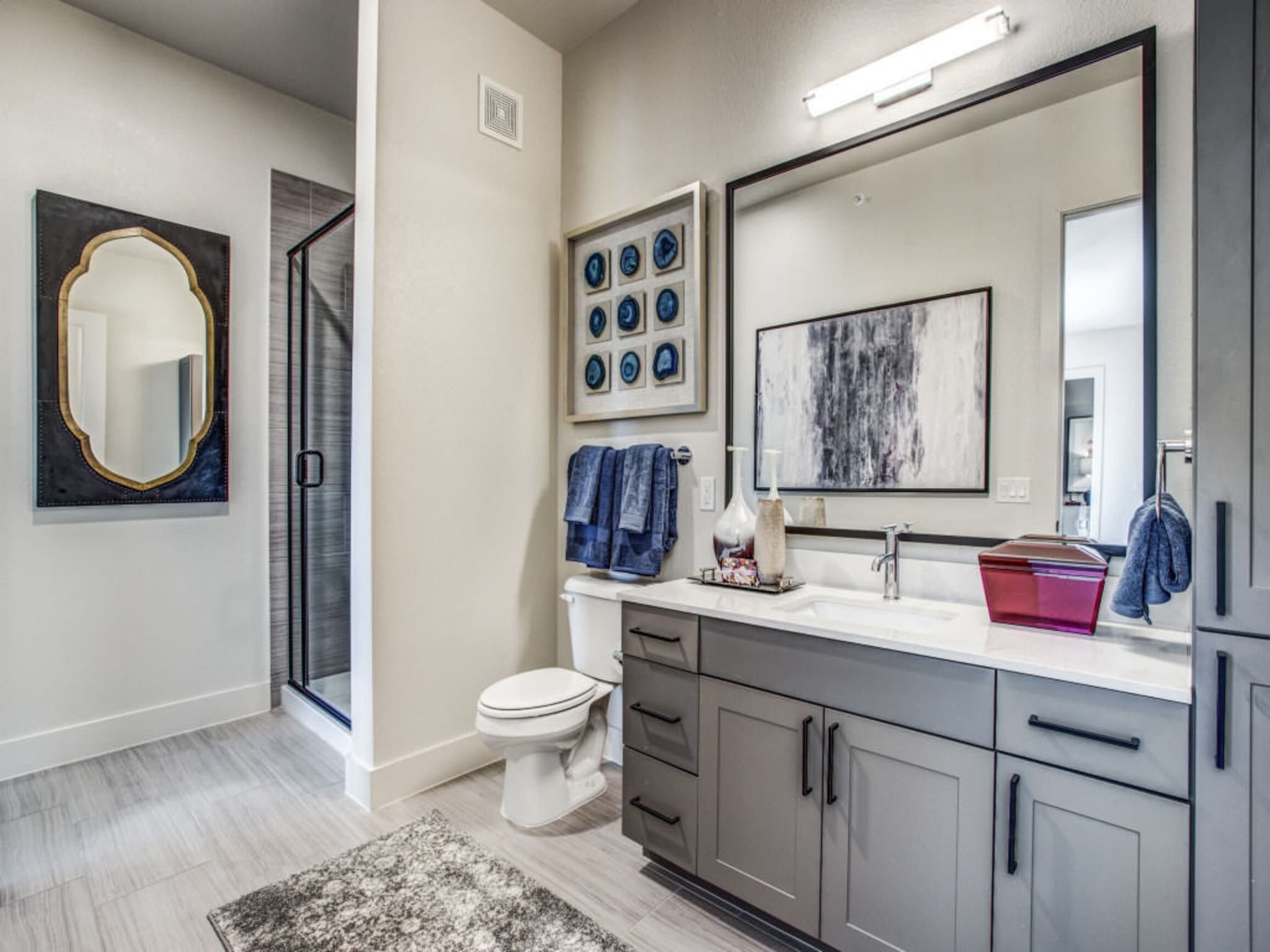 Dallas Apartment: 3900 W Northwest Hwy