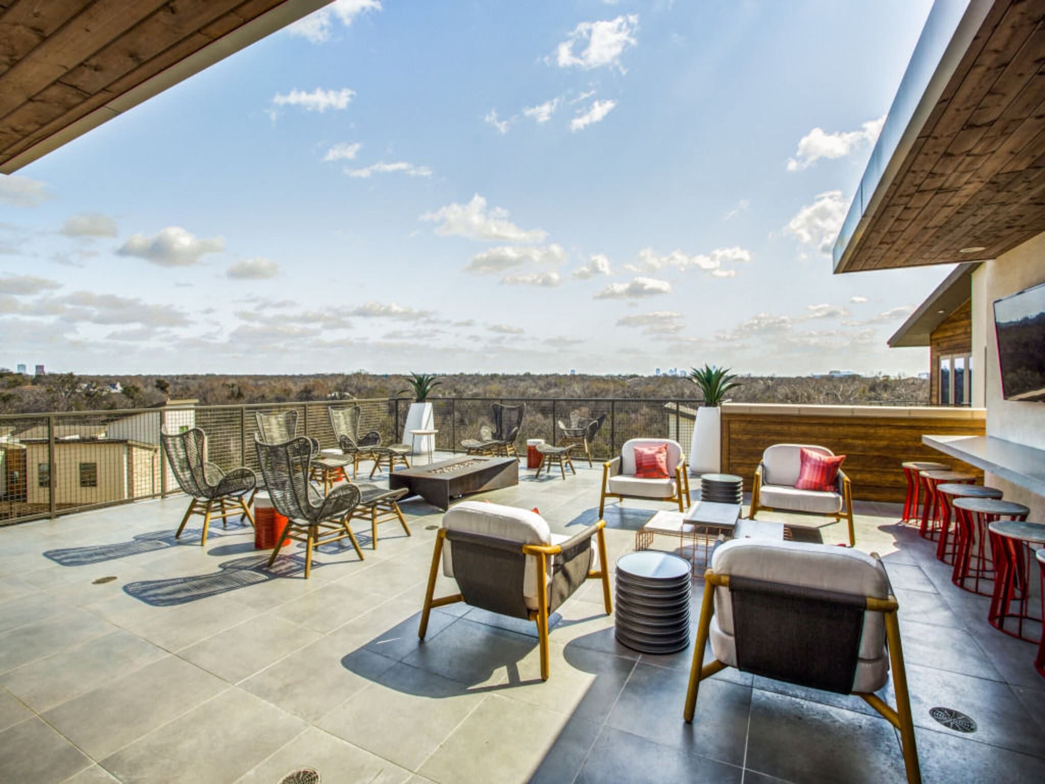 Dallas Apartment: 3900 W Northwest Hwy