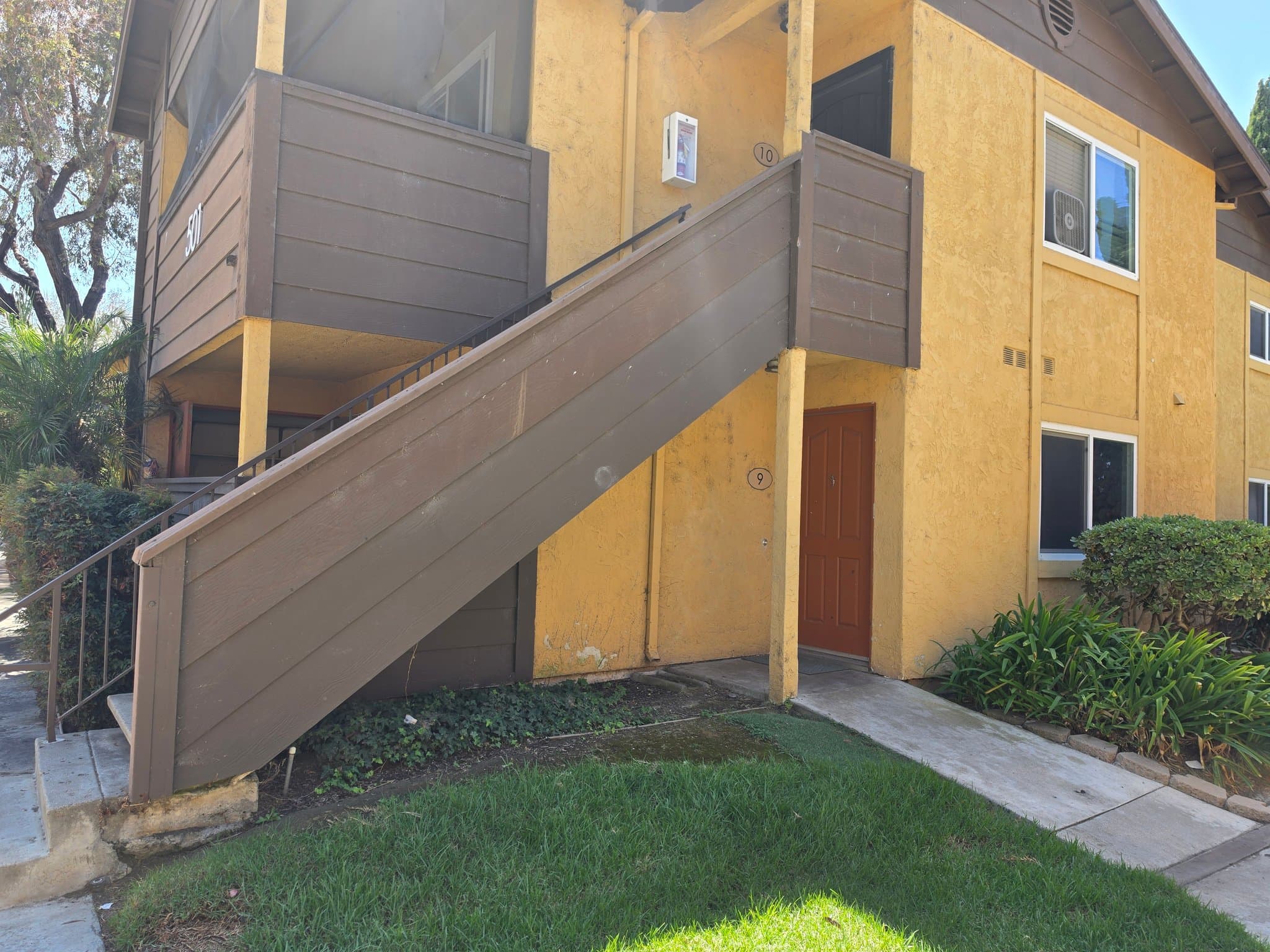 Oceanside Condo: 501 Calle Montecito