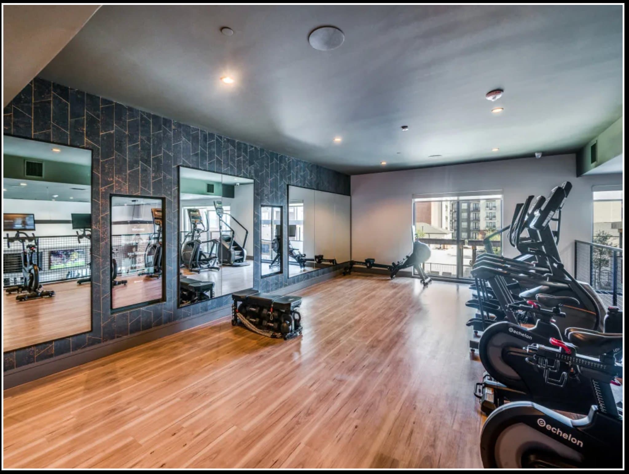 Arlington Apartment: 2811 S. Cooper Street
