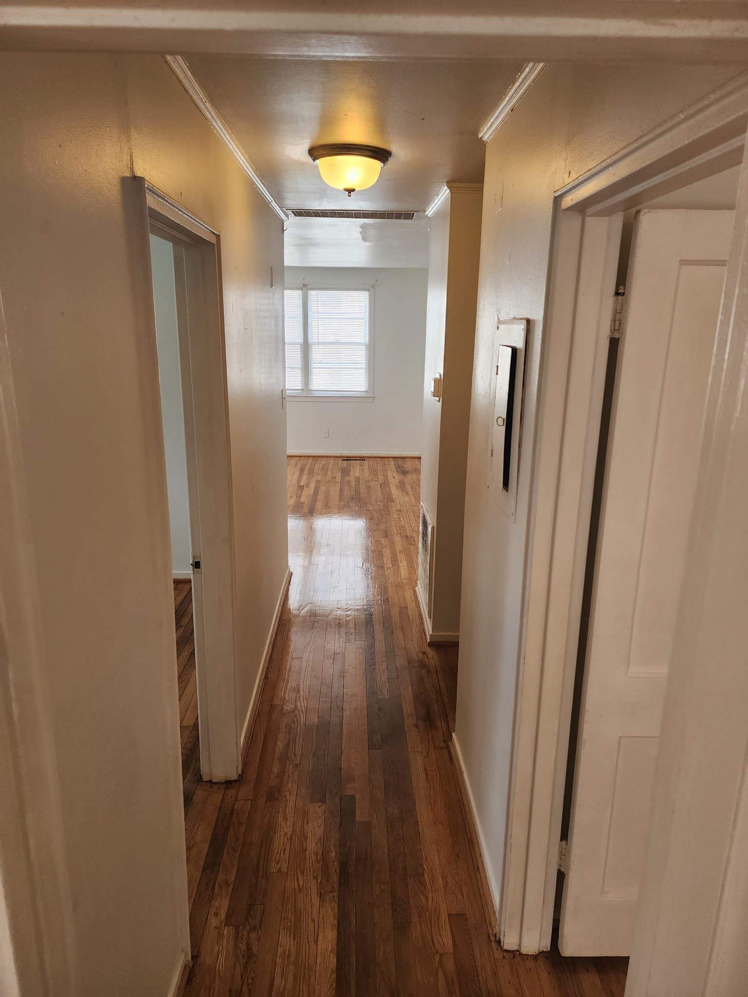 Kinston House: 2312 Briarfield Rd