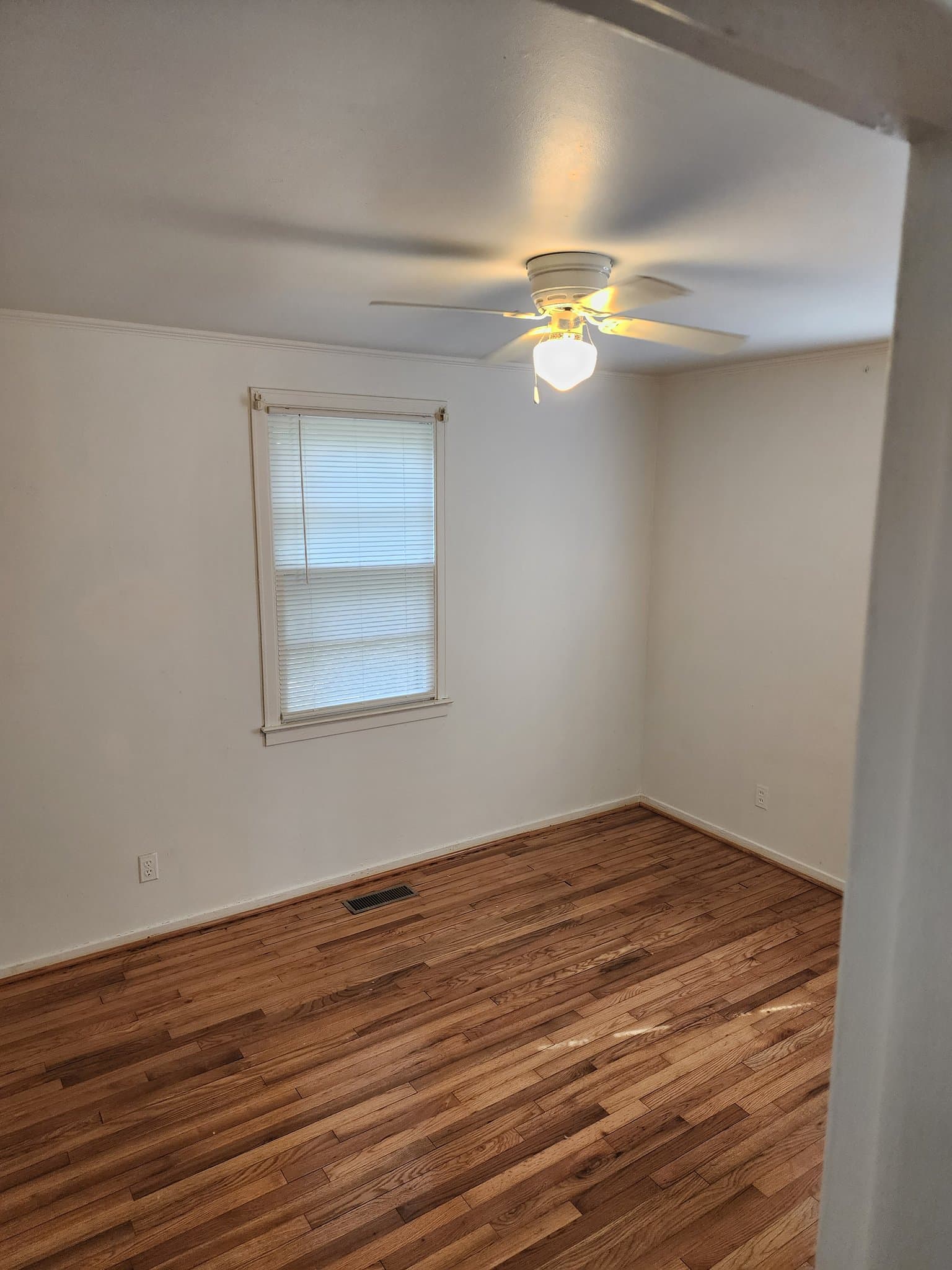 Kinston House: 2312 Briarfield Rd