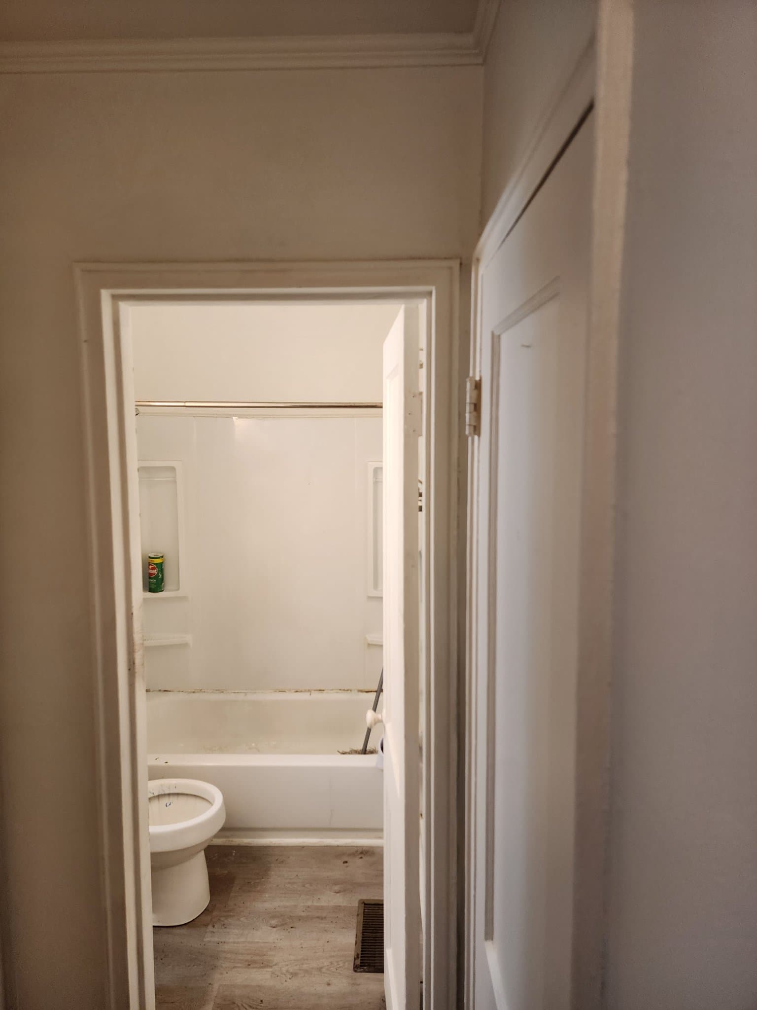 Kinston House: 2312 Briarfield Rd
