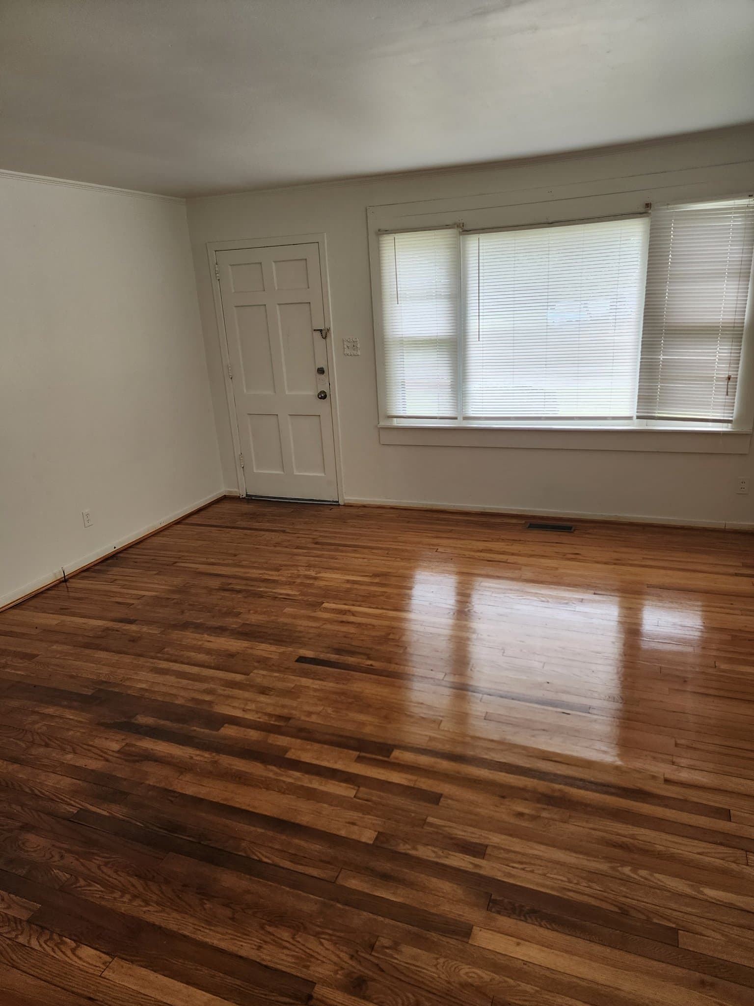 Kinston House: 2312 Briarfield Rd