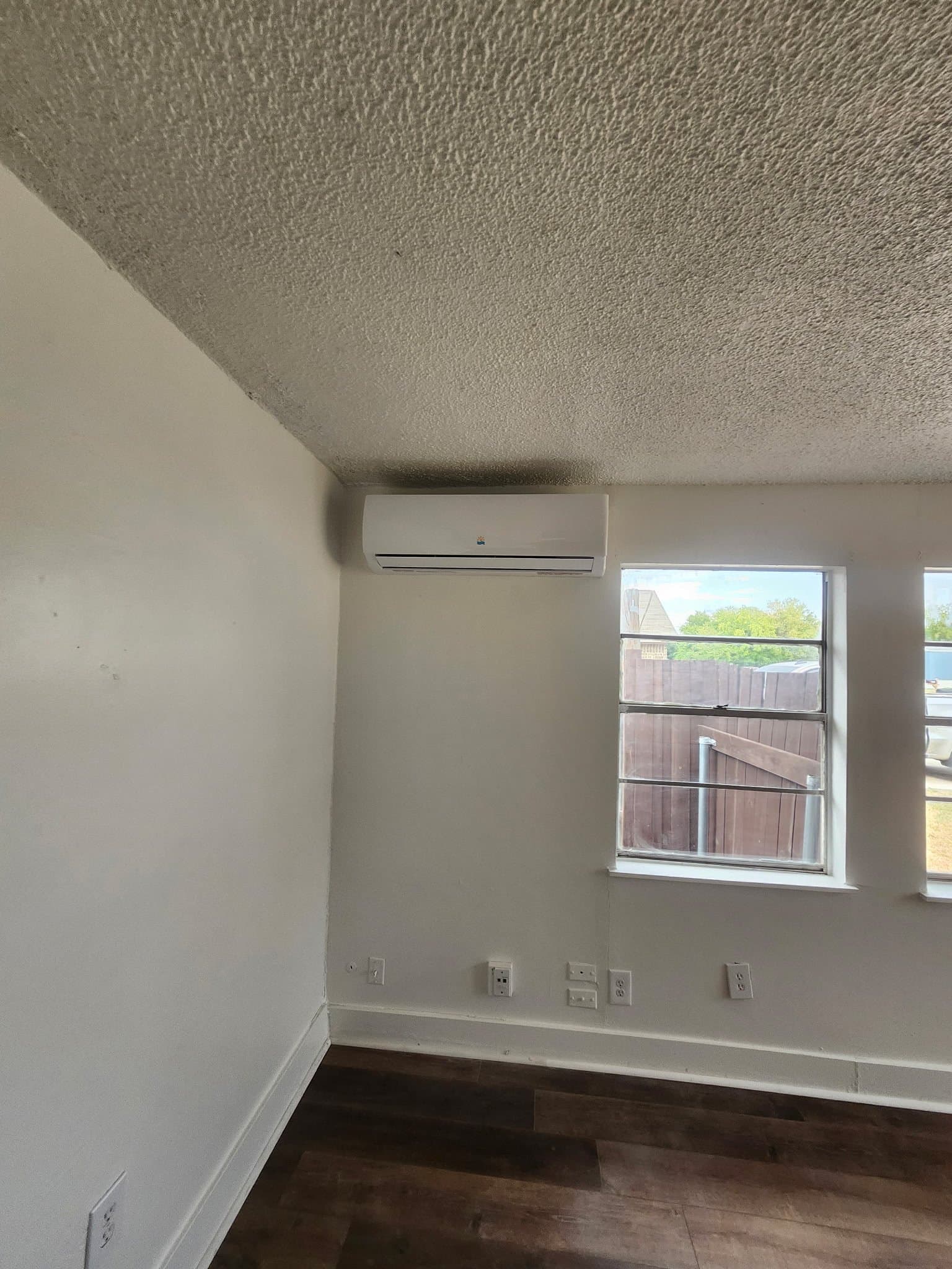 Mineral Wells House: 912 SW 17th St