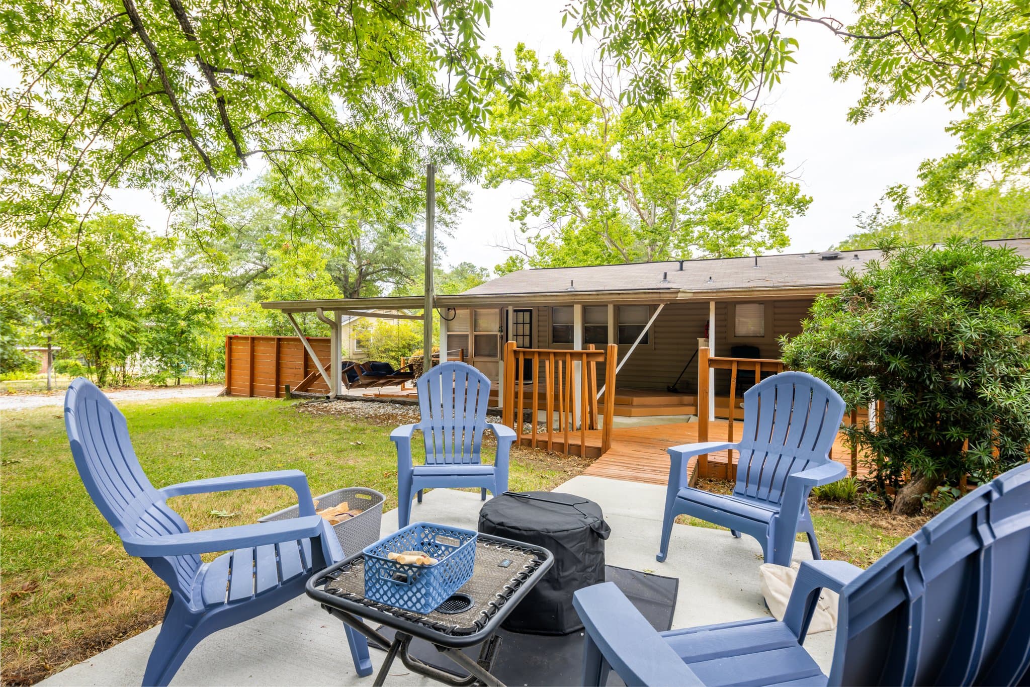 Columbus Multiplex: 7716 Boulder Dr