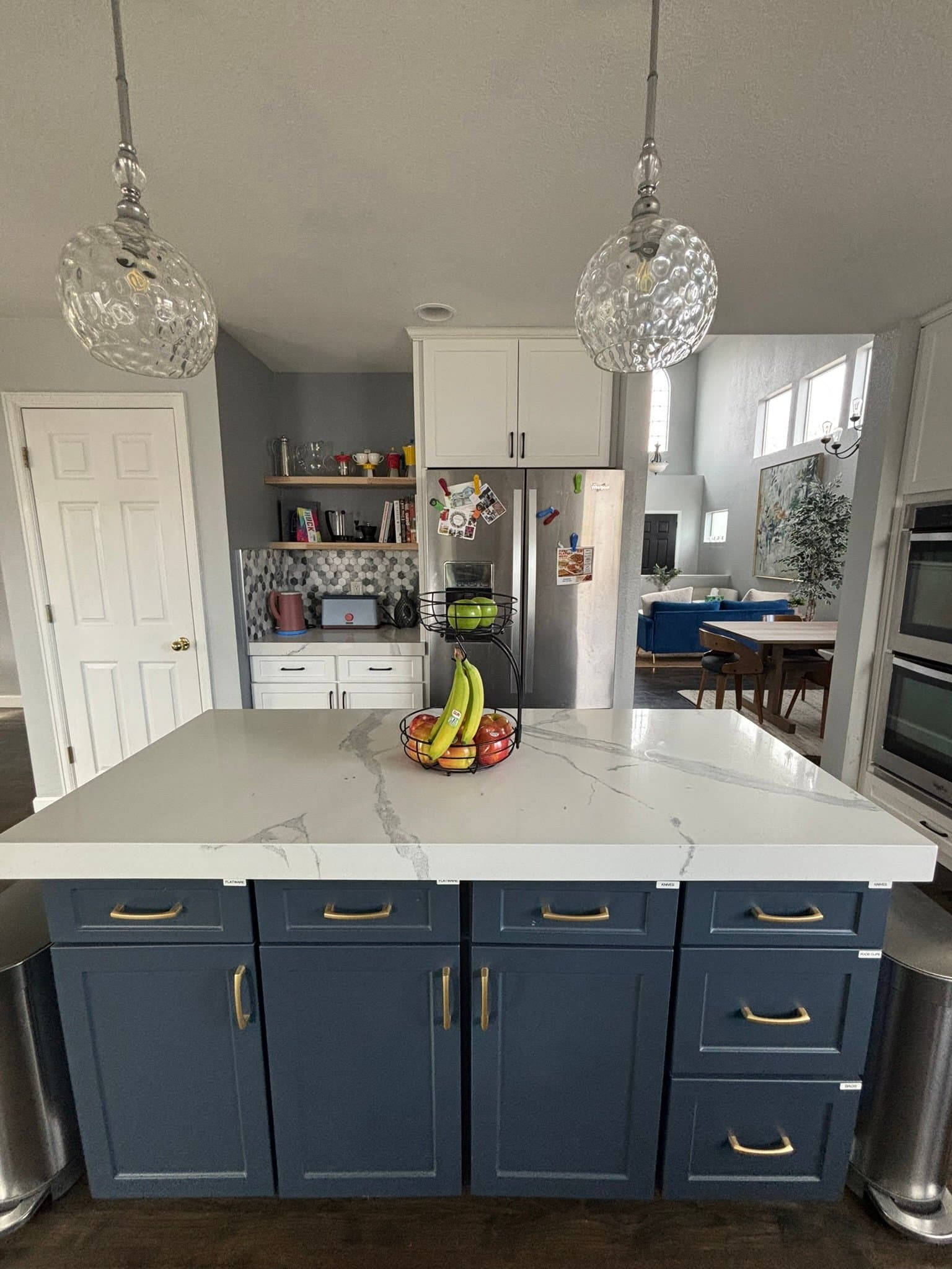 Thornton Single Room: 10144 Madison Street