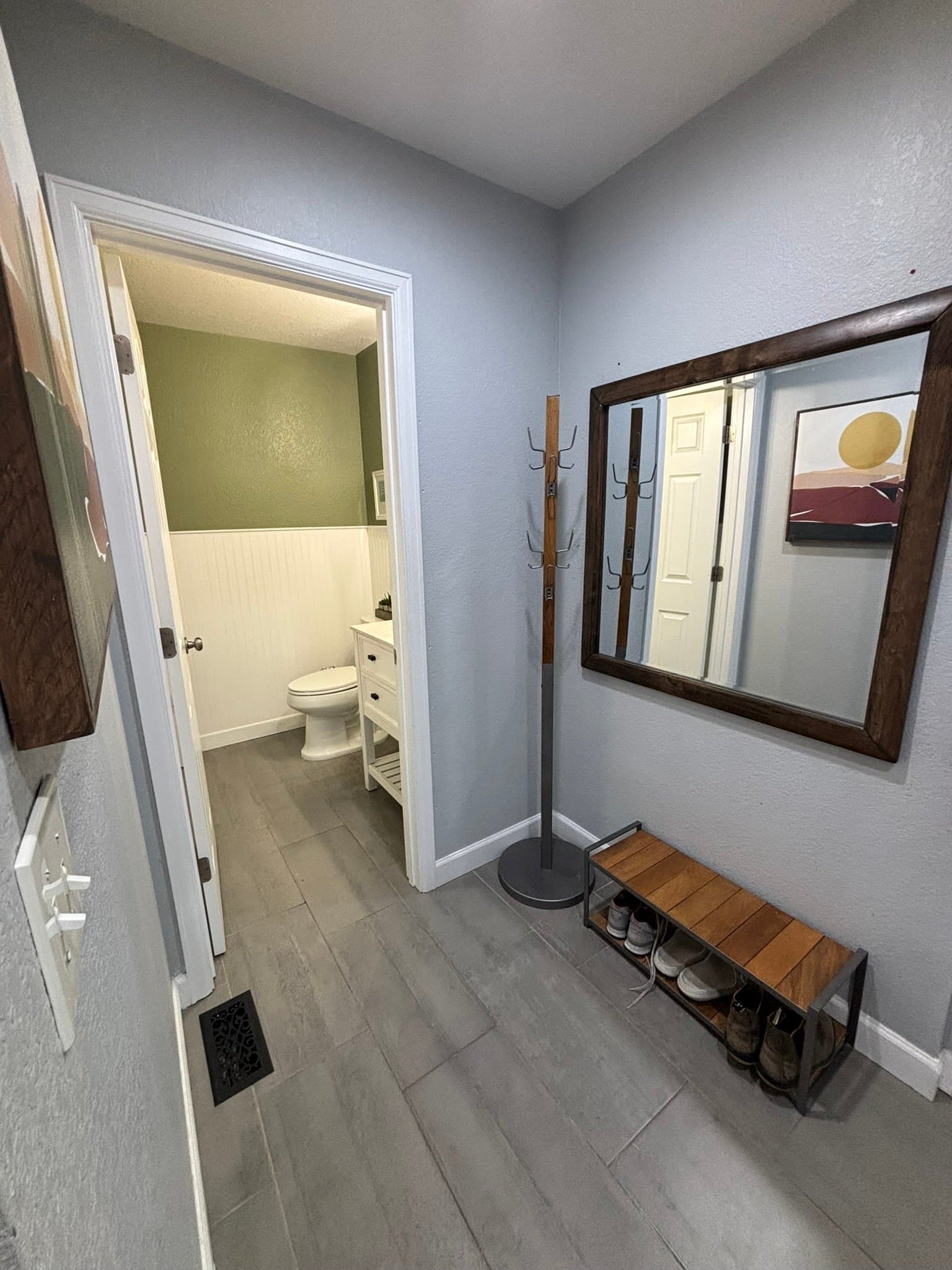 Thornton Single Room: 10144 Madison Street