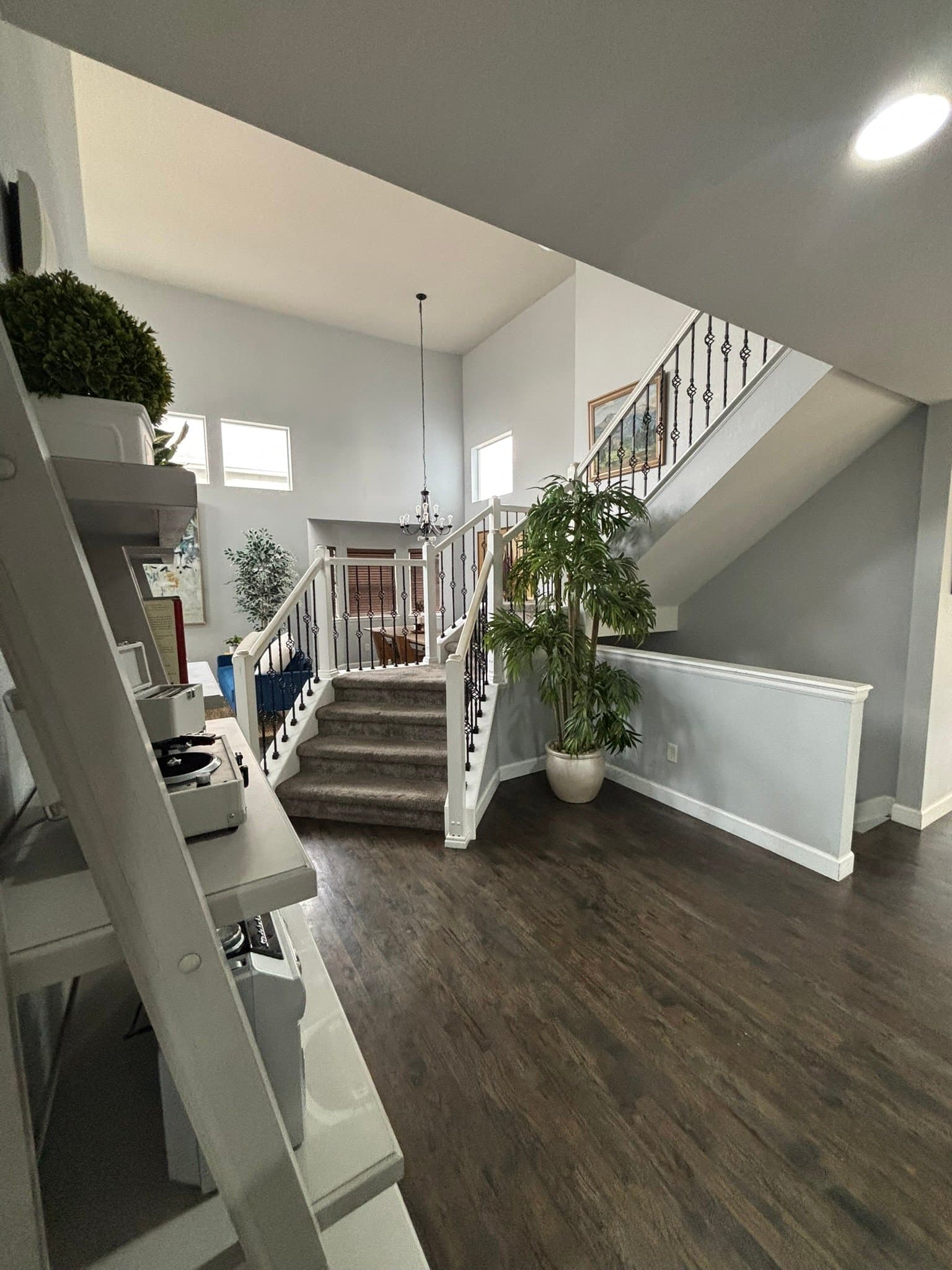 Thornton Single Room: 10144 Madison Street