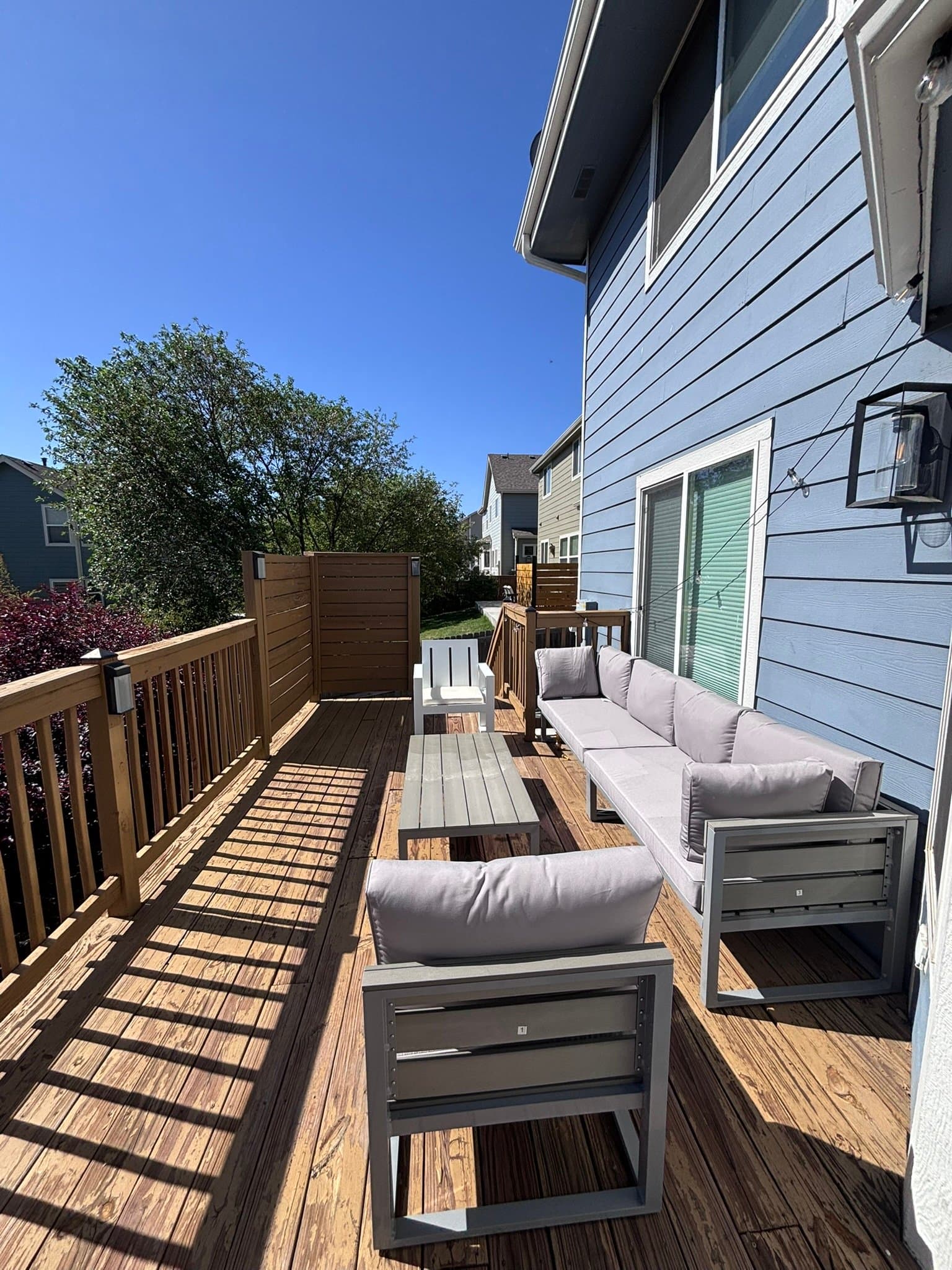 Thornton Single Room: 10144 Madison Street