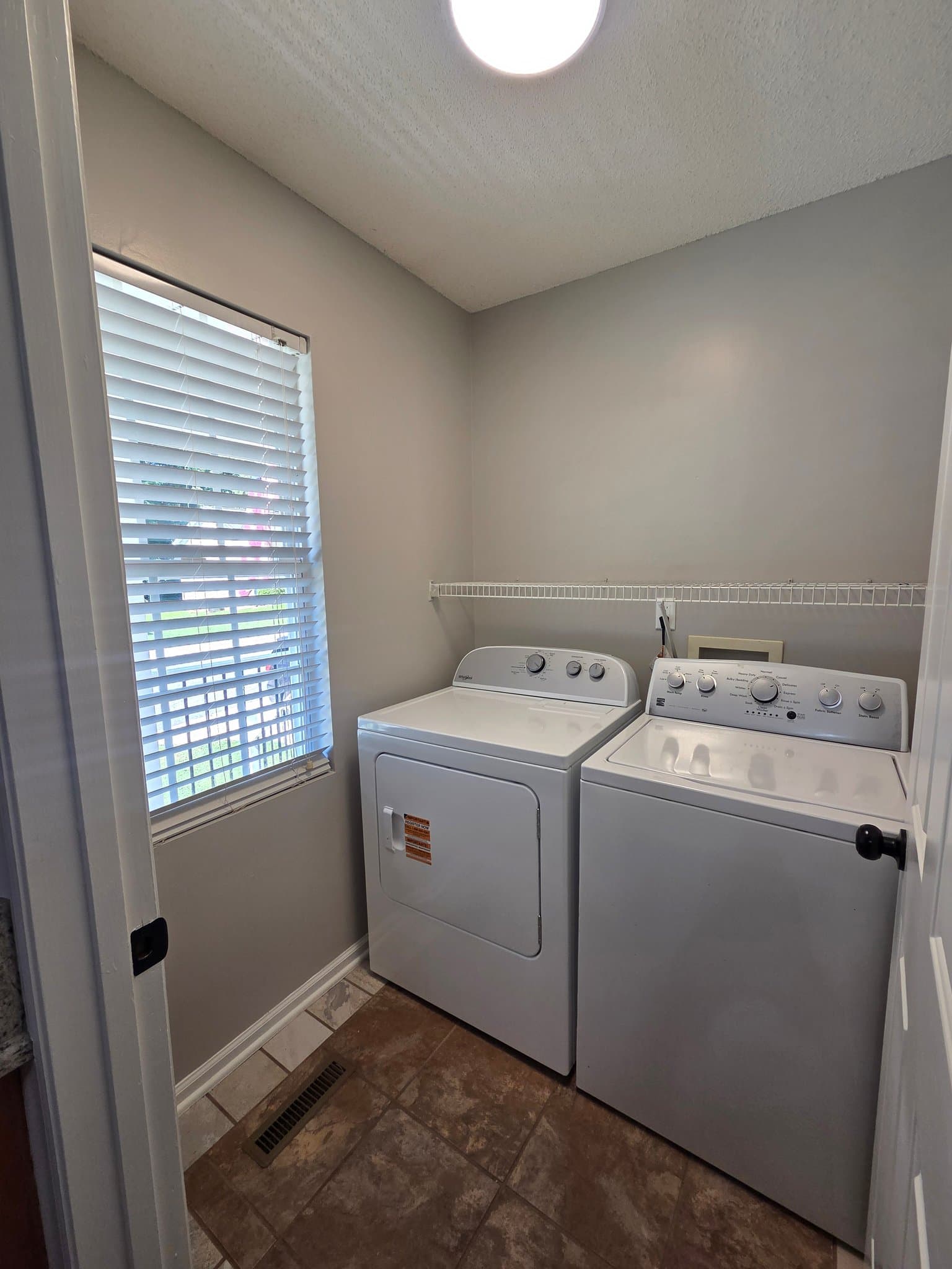 Winston Salem House: 217 Williamsgate Ct