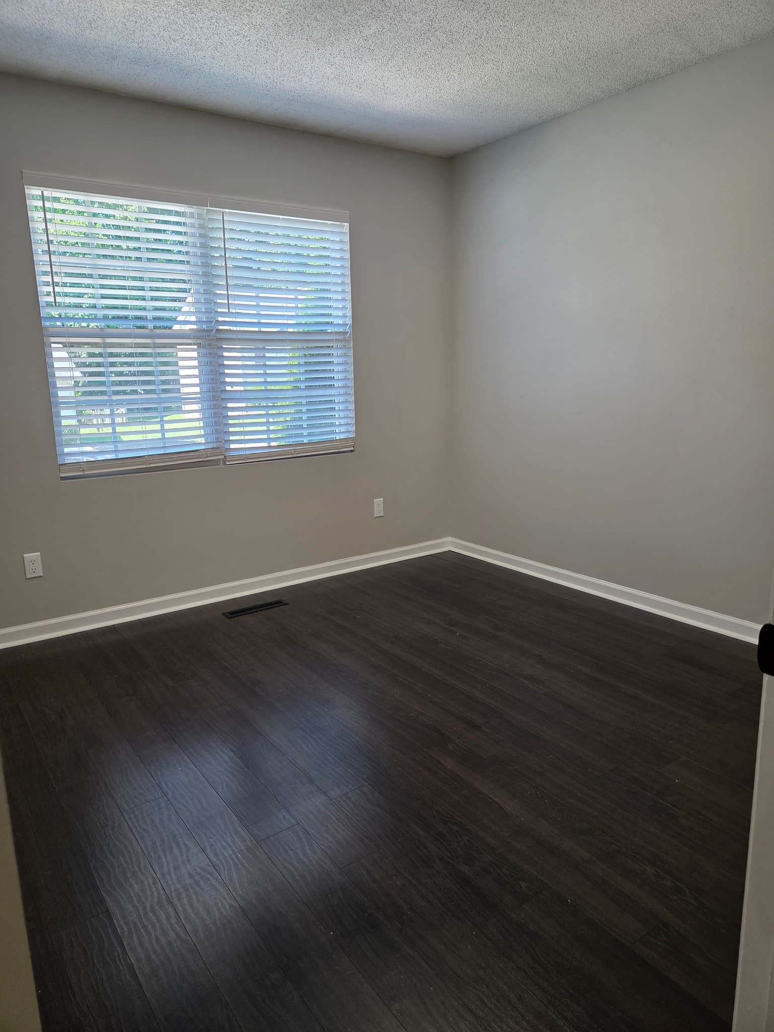 Winston Salem House: 217 Williamsgate Ct