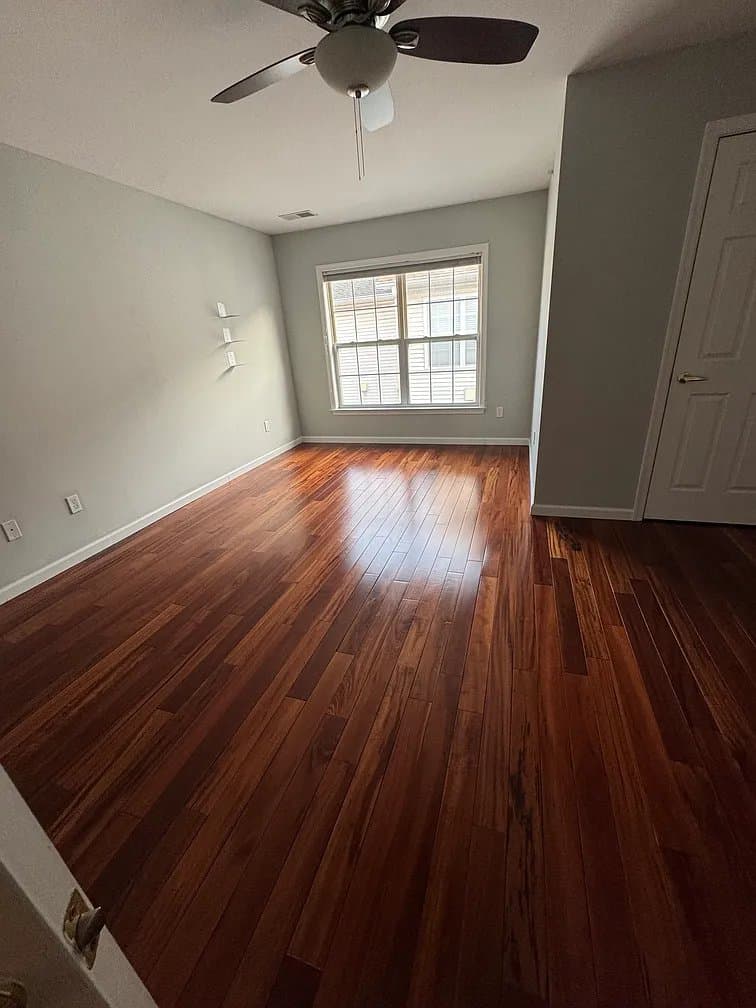 Harrison Townhome: 201 Dey St