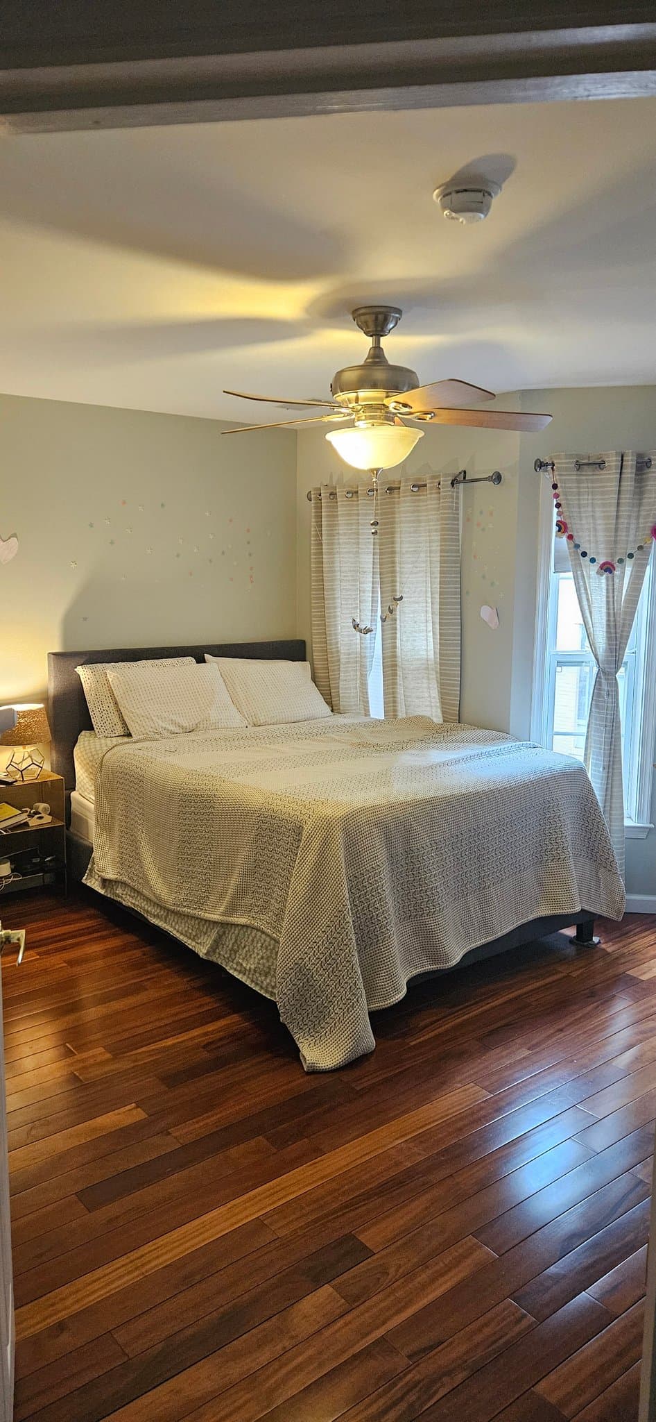 Harrison Townhome: 201 Dey St