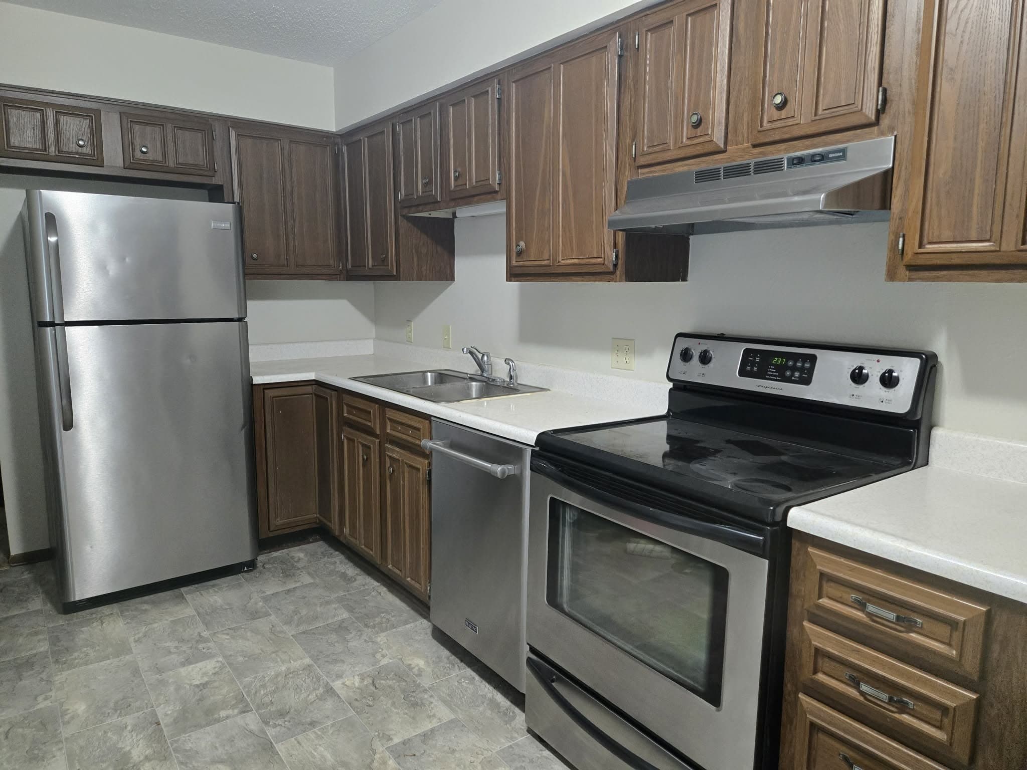 Toledo Condo: 5534 Glenridge Dr