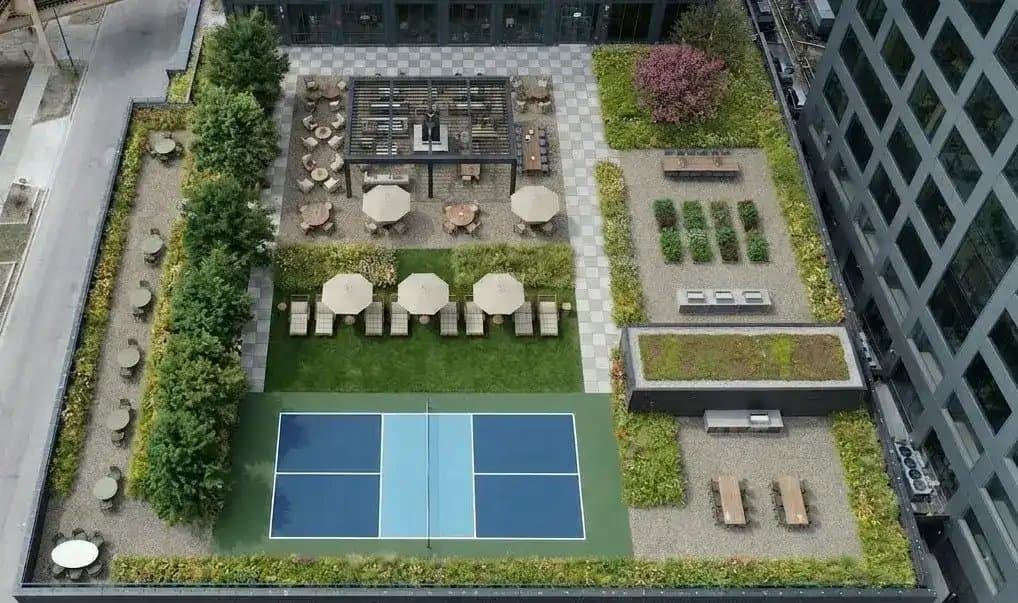 Chicago Condo: 221 N Ada