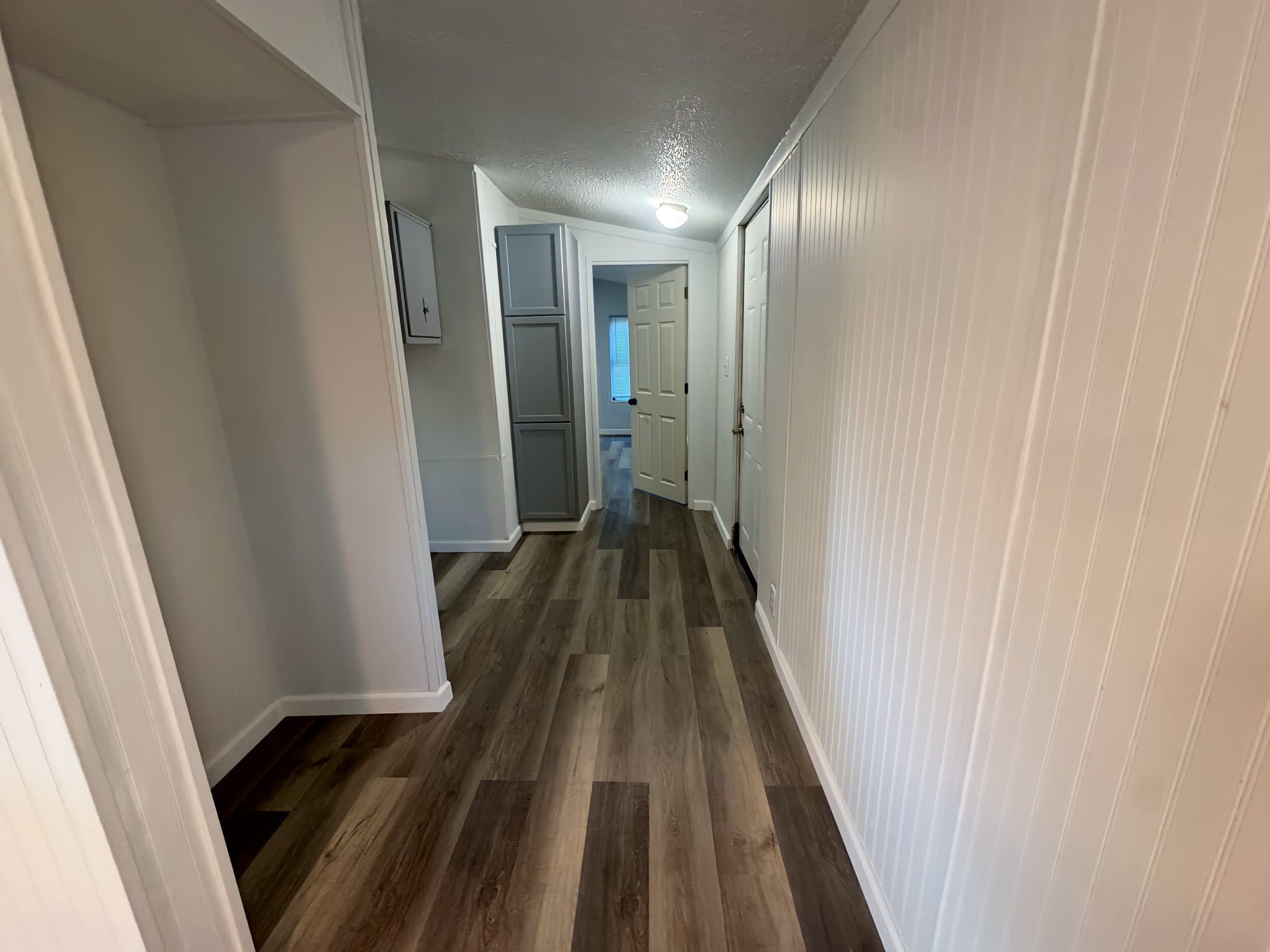 Booneville House: 28925 360th Street,