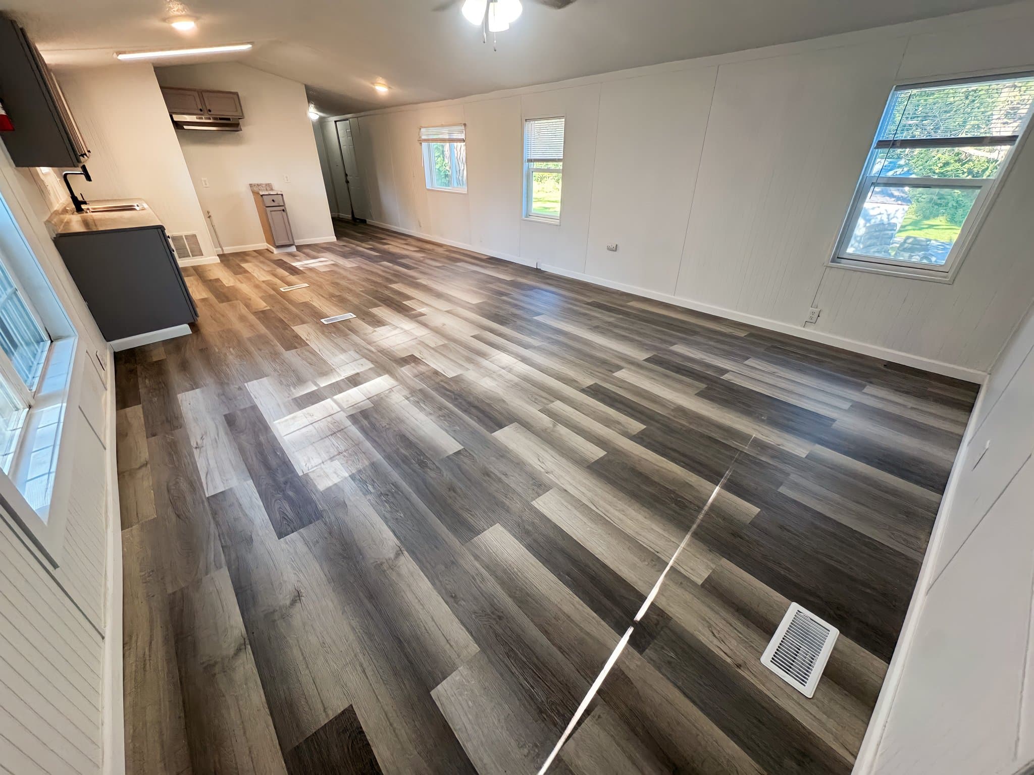 Booneville House: 28925 360th Street,