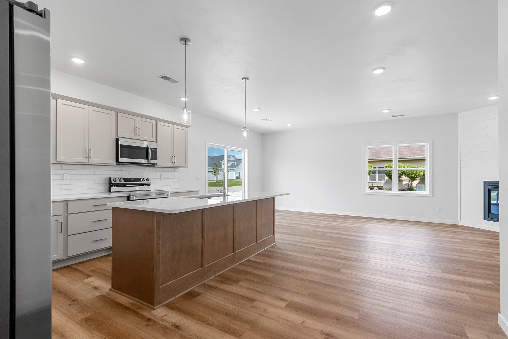 Green Bay Townhome: 2709 Sachet Pl