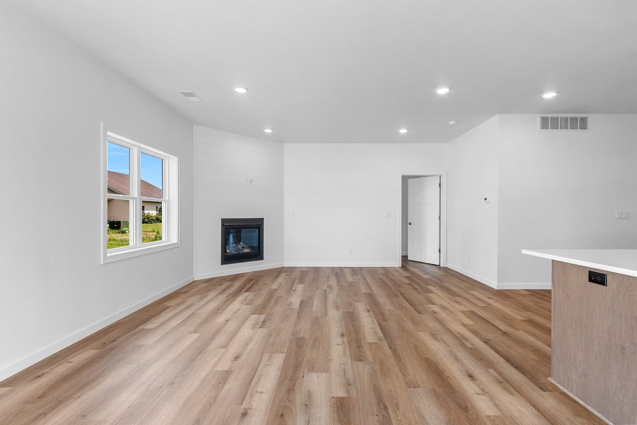 Green Bay Townhome: 2709 Sachet Pl