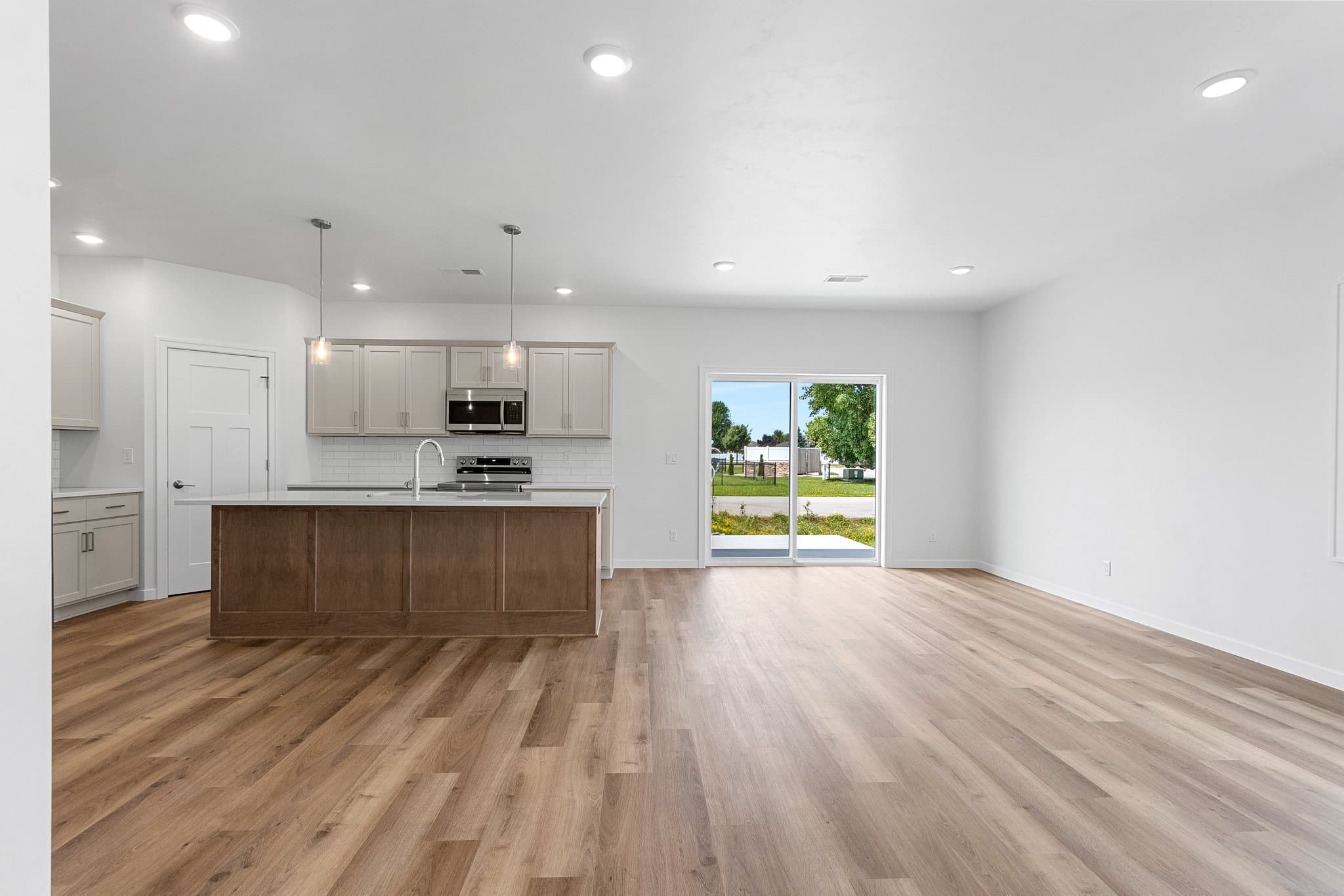Green Bay Townhome: 2709 Sachet Pl
