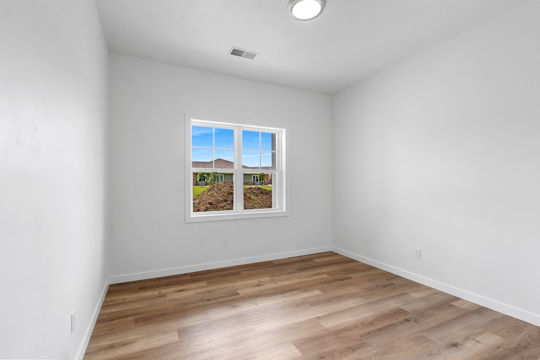 Green Bay Townhome: 2709 Sachet Pl