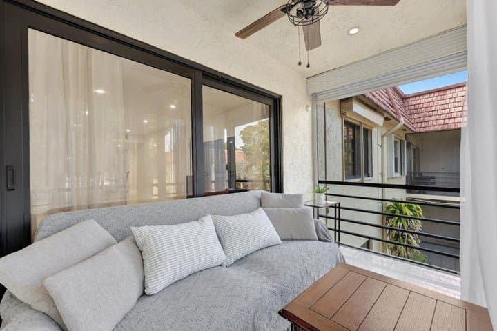 POMPANO BEACH Condo: 138 S CYPRESS ROAD