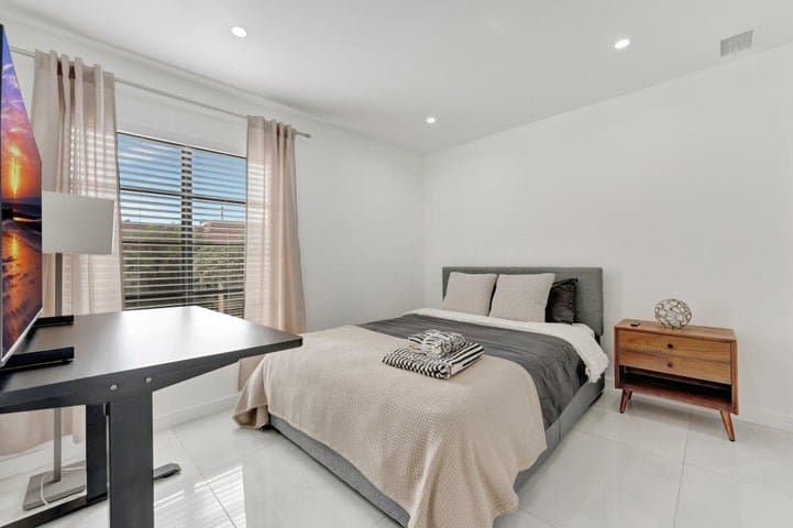 POMPANO BEACH Condo: 138 S CYPRESS ROAD