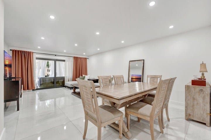 POMPANO BEACH Condo: 138 S CYPRESS ROAD