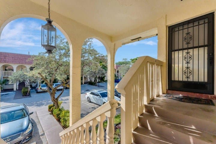 POMPANO BEACH Condo: 138 S CYPRESS ROAD