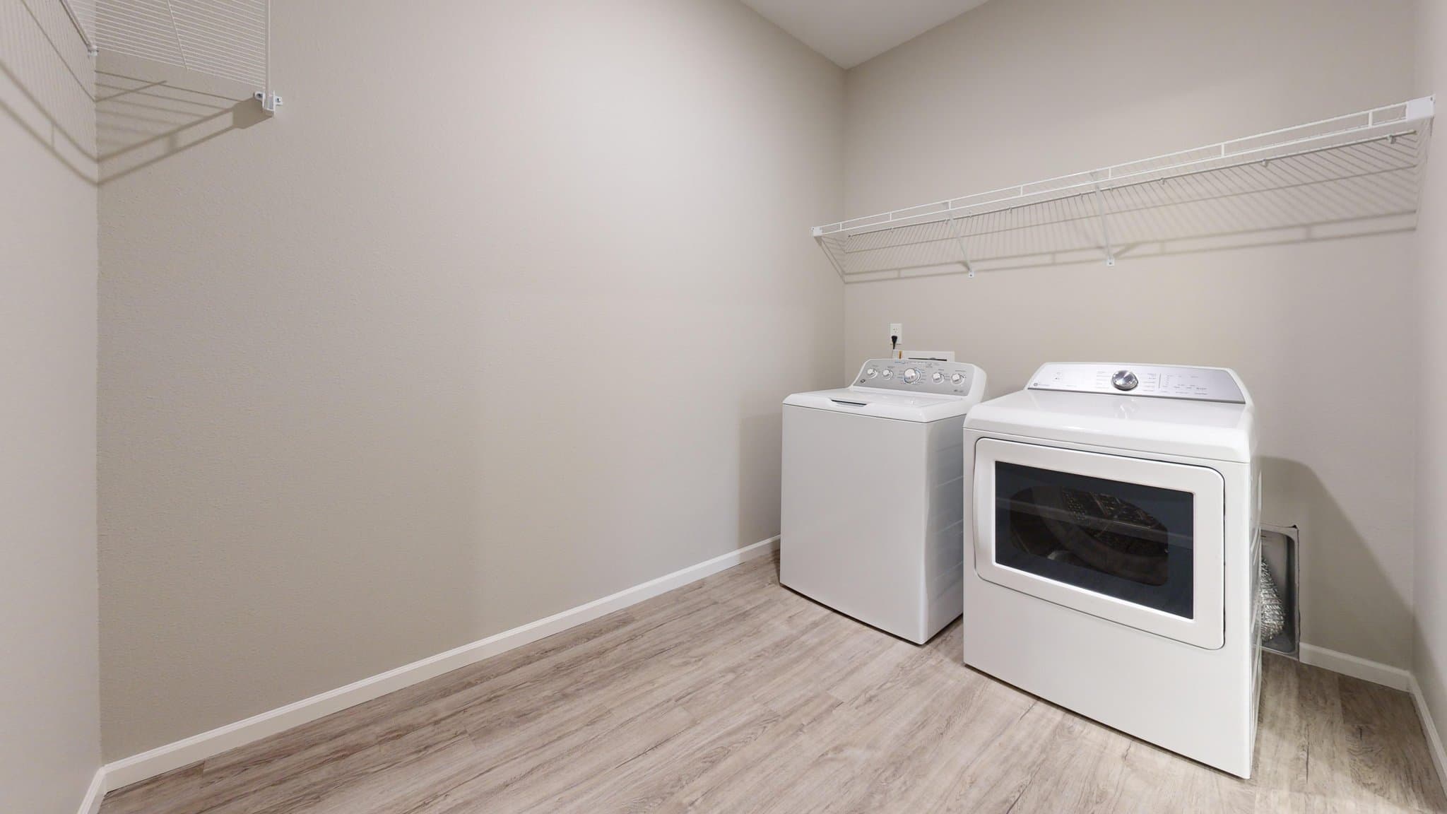 Springfield Apartment: 1073 S Grant Ave