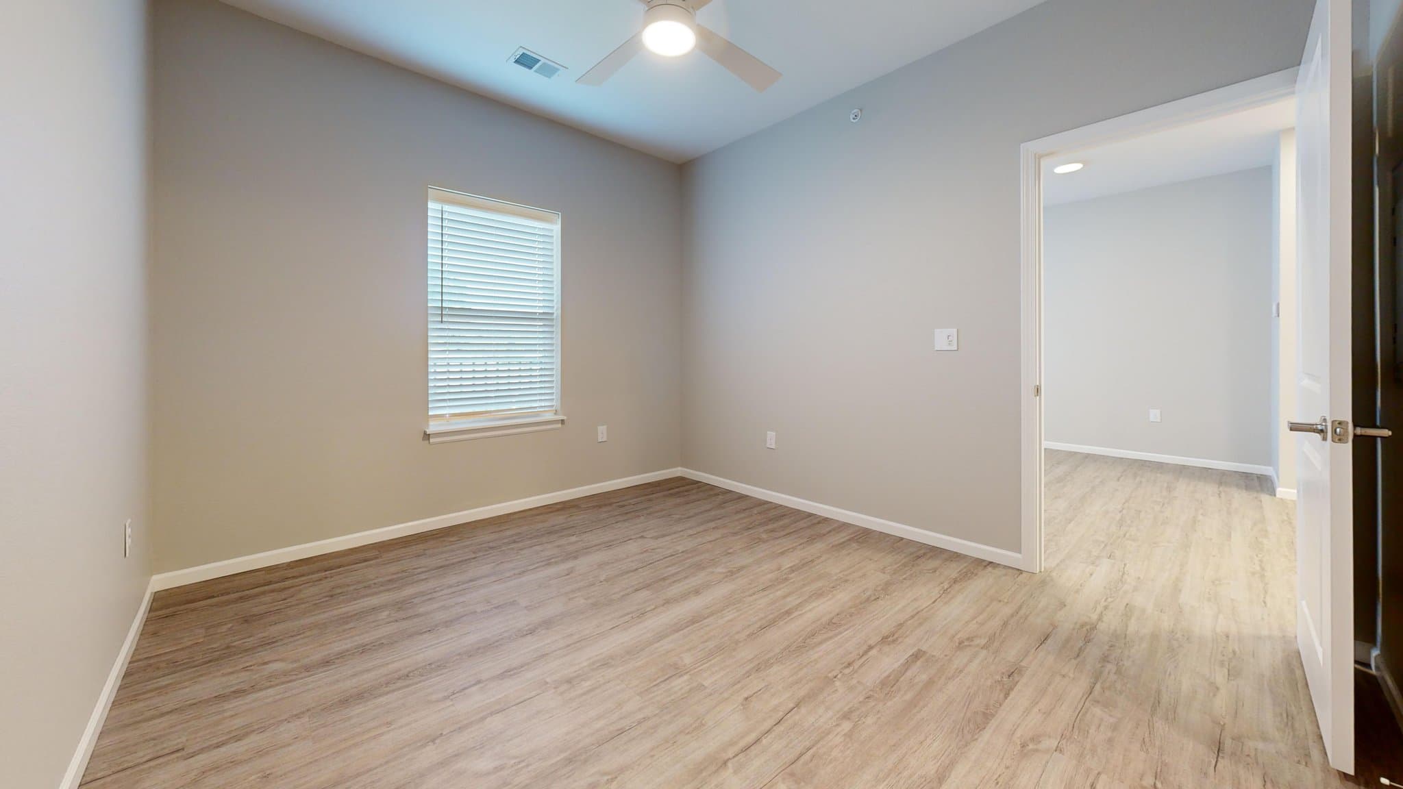 Springfield Apartment: 1073 S Grant Ave