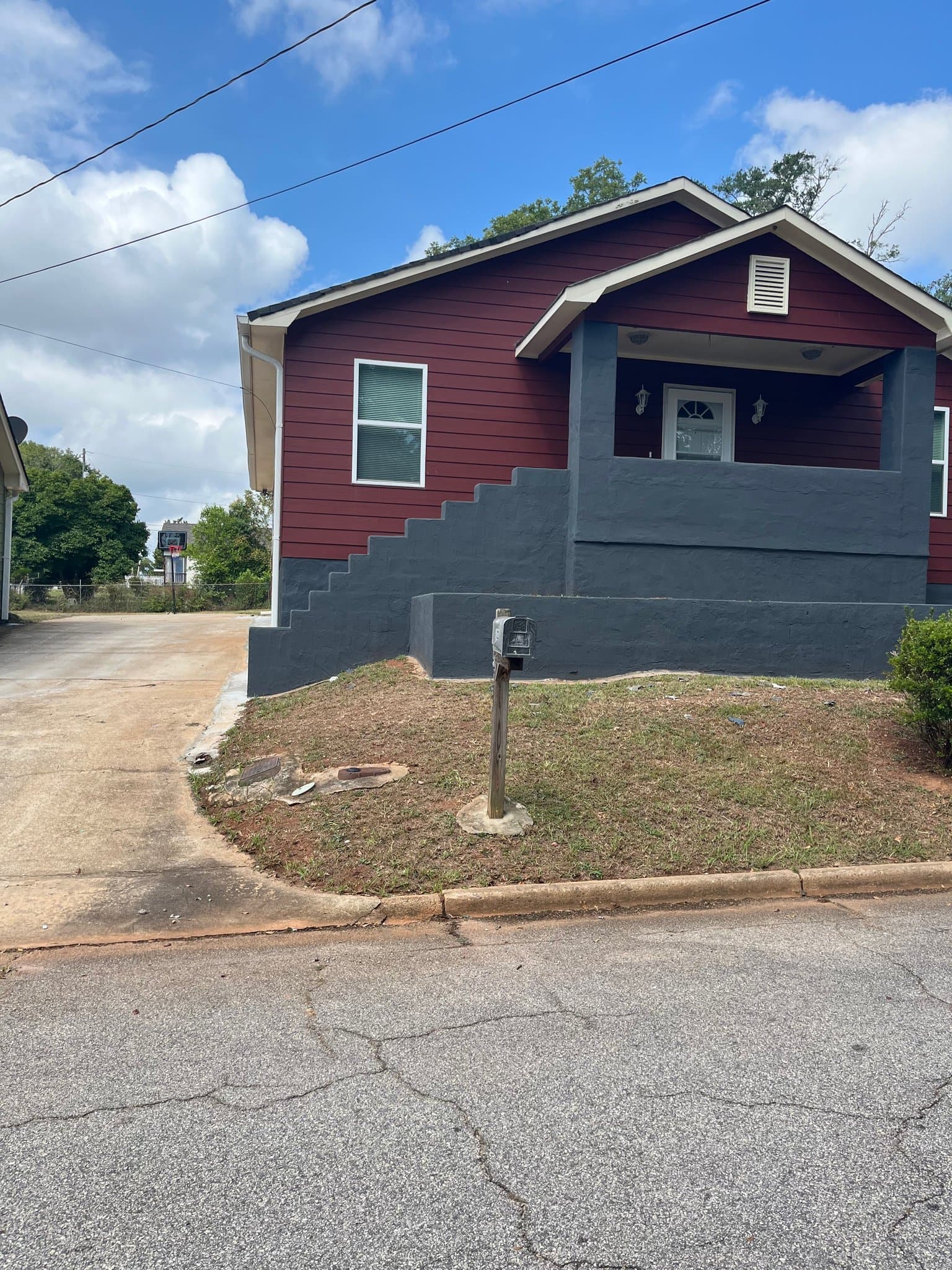 Lagrange House: 122 Locust St