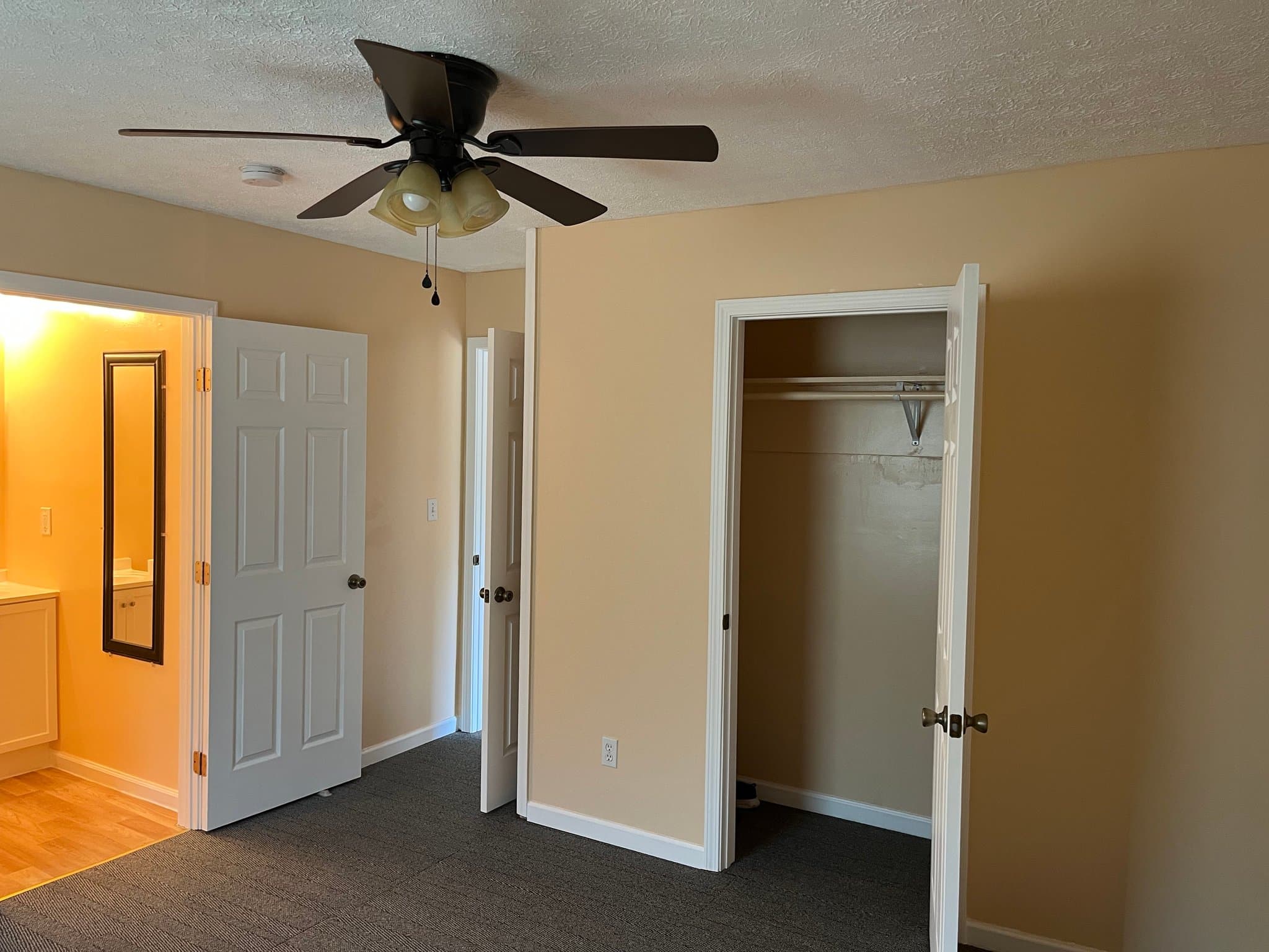 Lagrange House: 122 Locust St