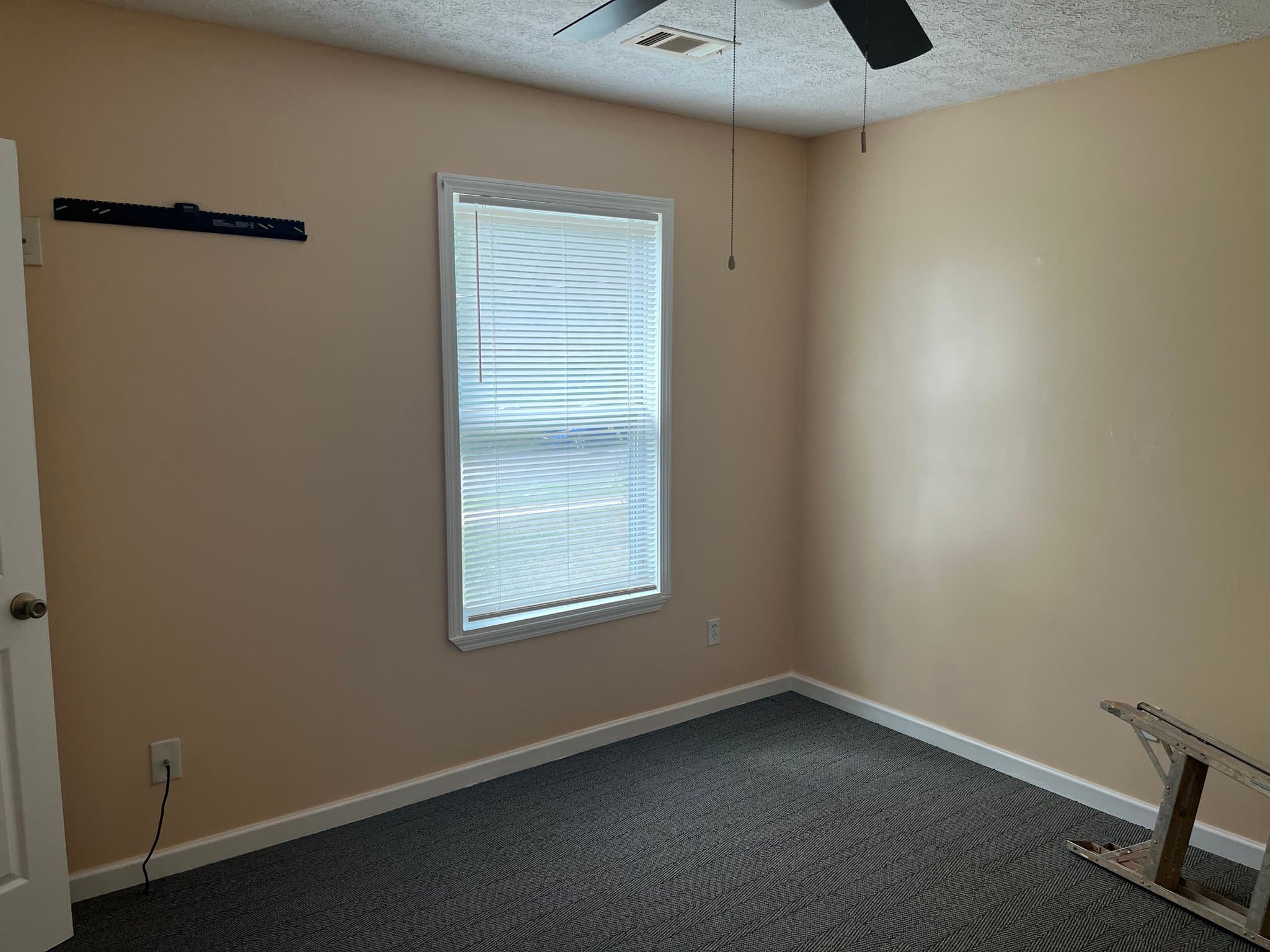 Lagrange House: 122 Locust St