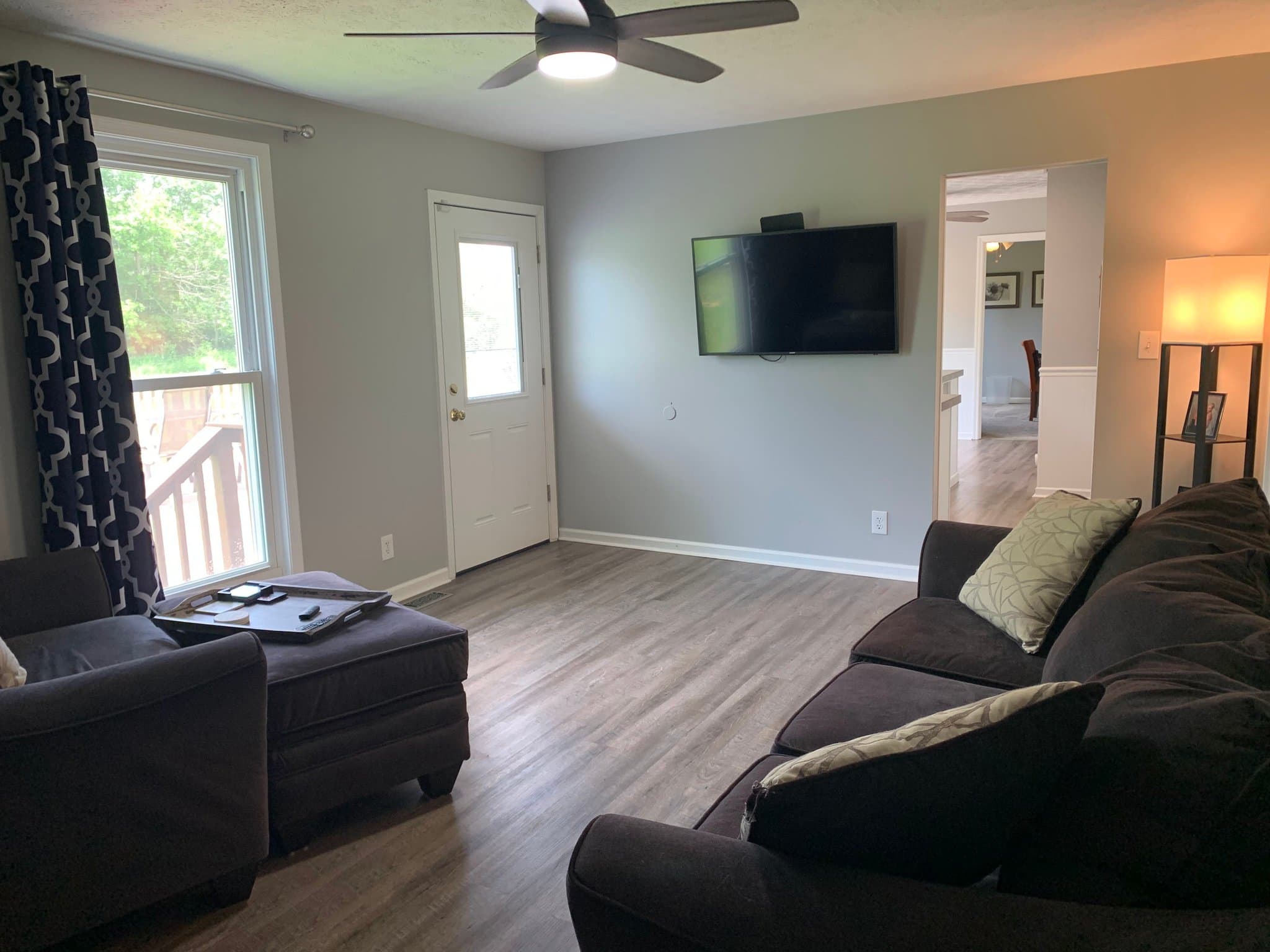 Johnstown House: 14288 Jug Street