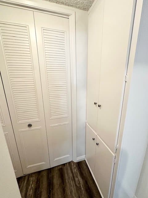 Los Angeles Apartment: 428 N Hayworth Ave