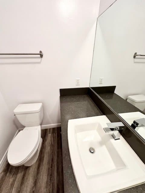 Los Angeles Apartment: 428 N Hayworth Ave