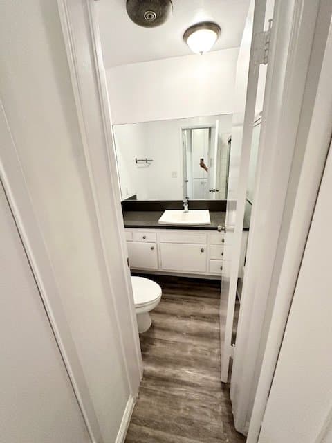 Los Angeles Apartment: 428 N Hayworth Ave