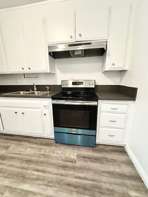 Los Angeles Apartment: 428 N Hayworth Ave