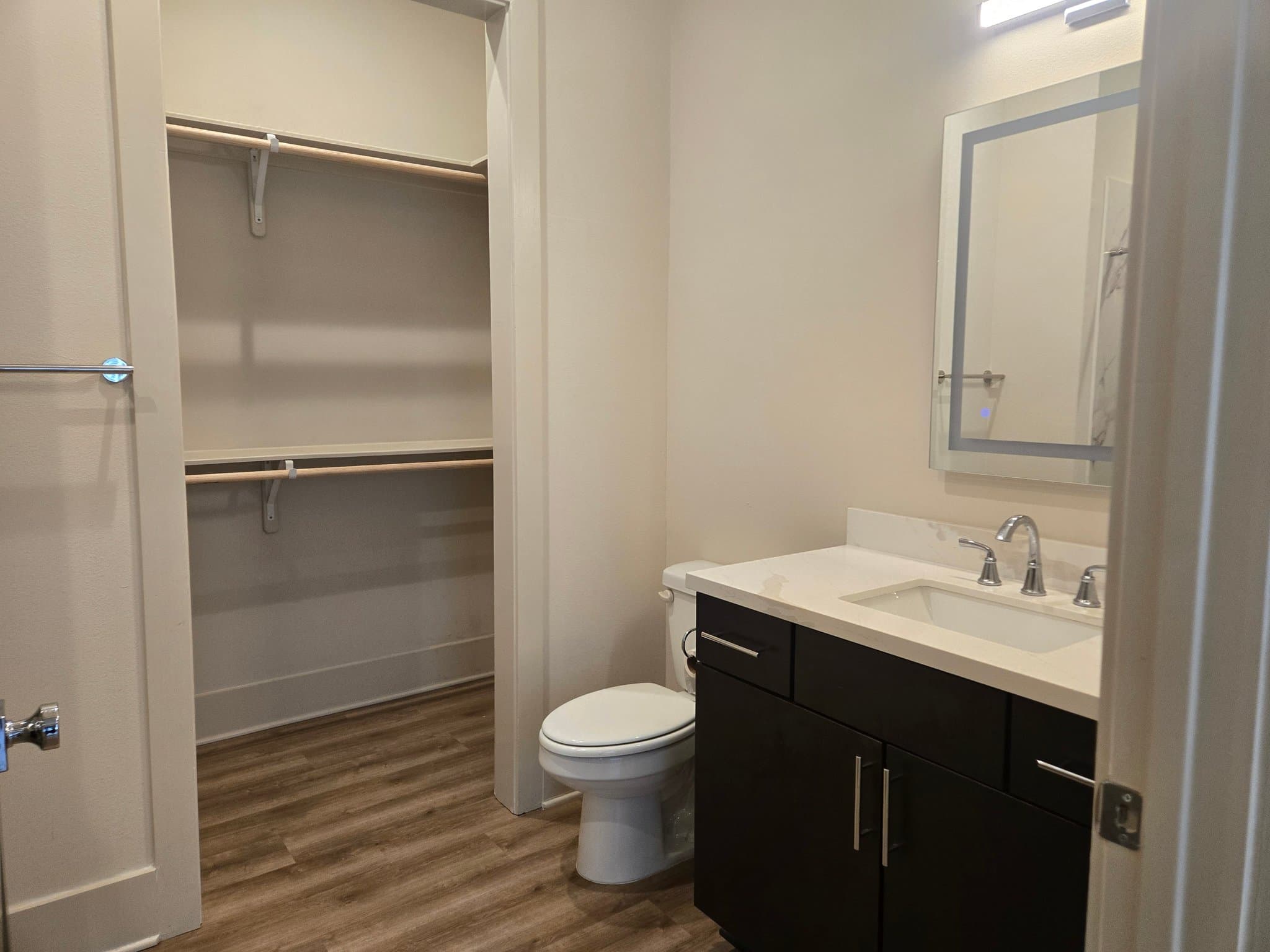 College Station Apartment: 213 Holleman Dr E