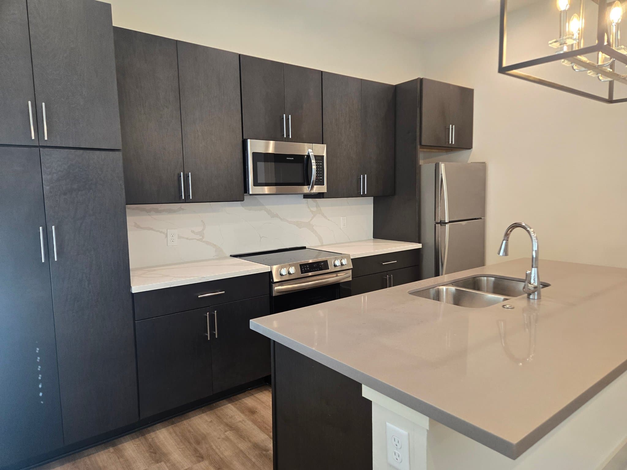 College Station Apartment: 213 Holleman Dr E