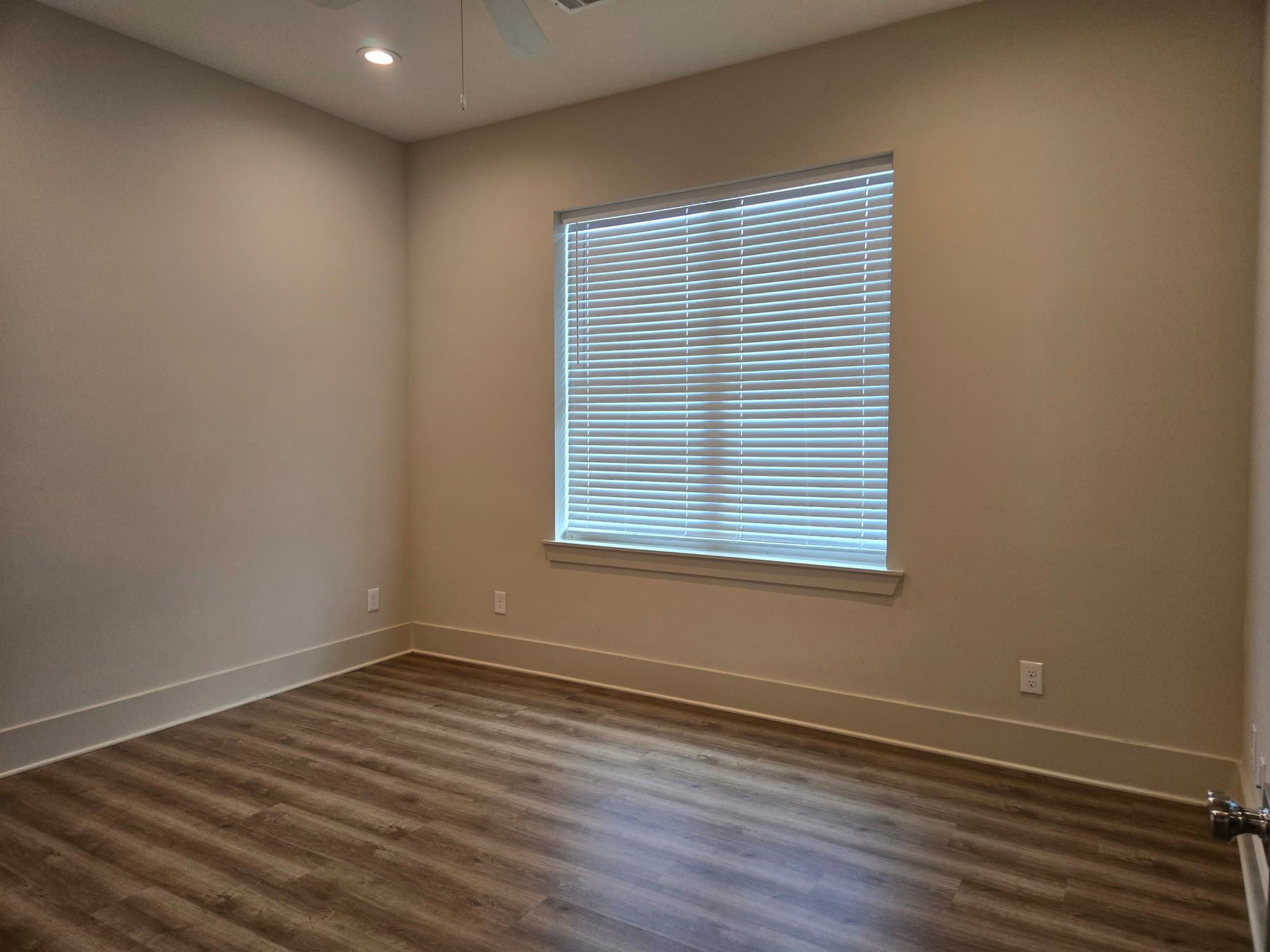 College Station Apartment: 213 Holleman Dr E