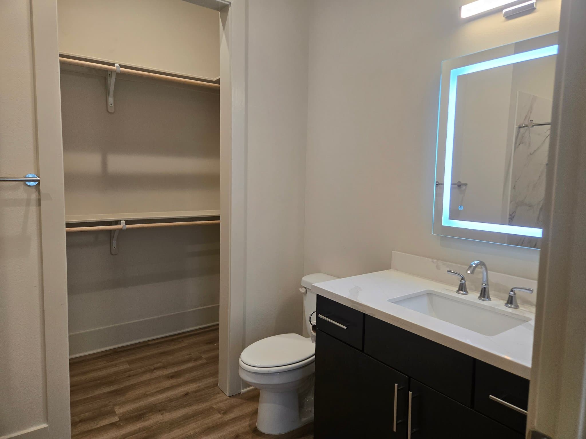 College Station Apartment: 213 Holleman Dr E