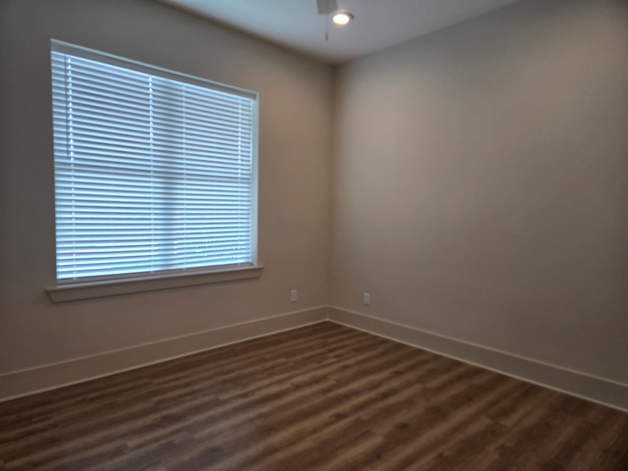 College Station Apartment: 213 Holleman Dr E