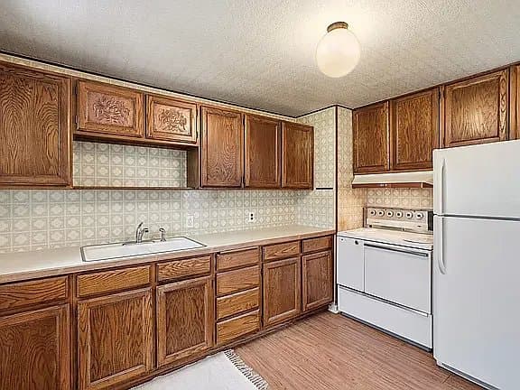 Spokane House: 2628 W Olympic Ave